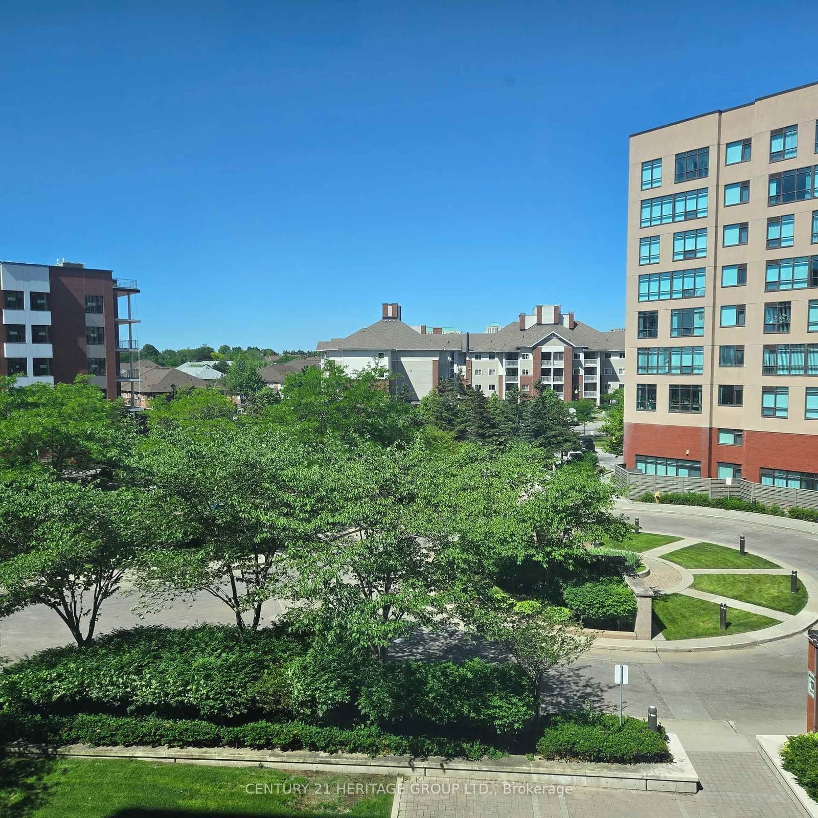 90 Scottfield Drive, Unit 319 thumbnail 4