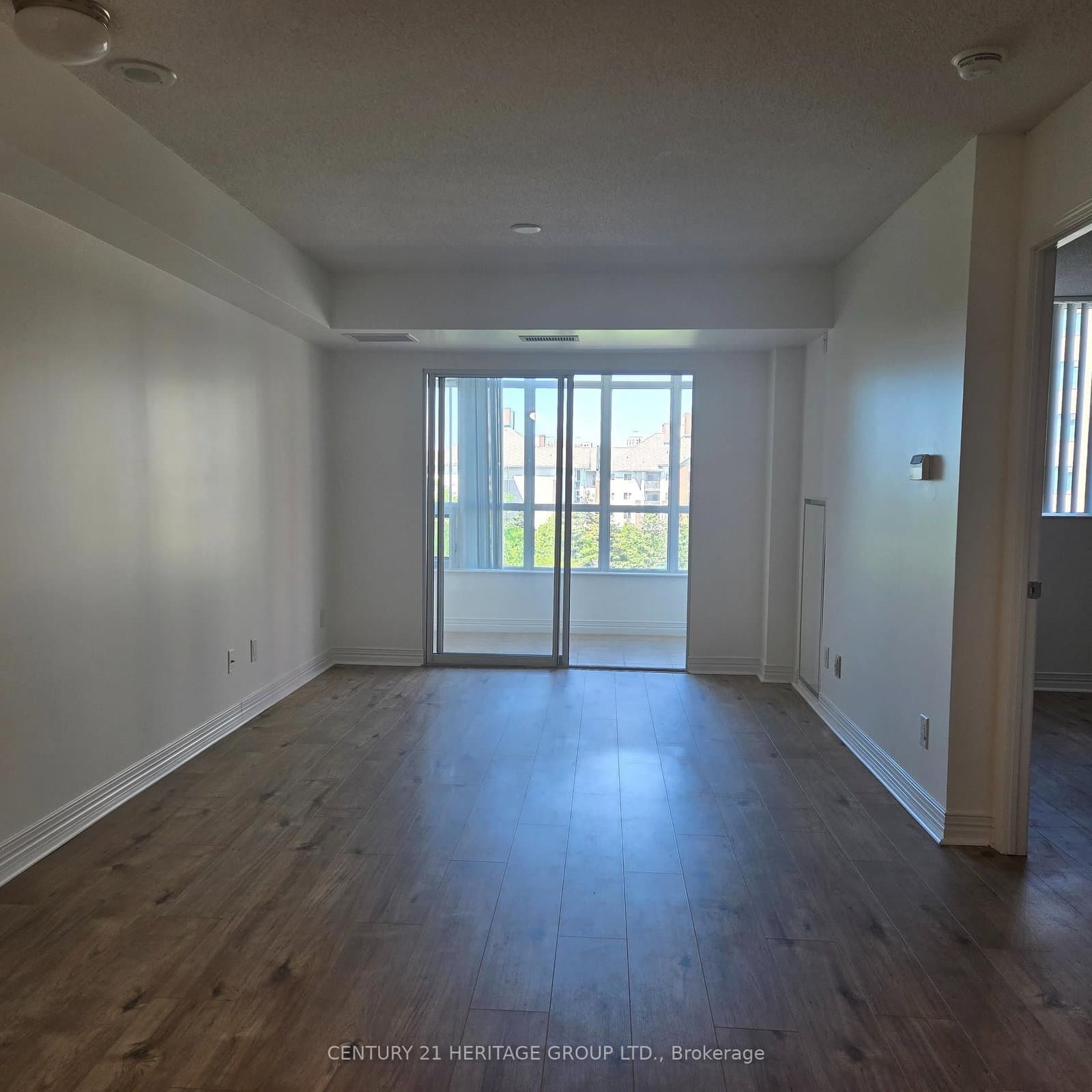 90 Scottfield Drive, Unit 319 thumbnail 5