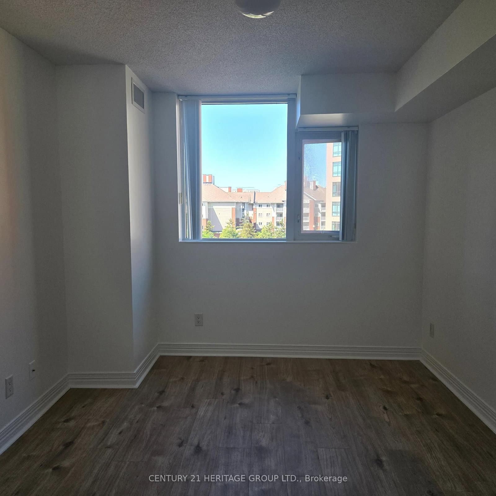90 Scottfield Drive, Unit 319 thumbnail 6