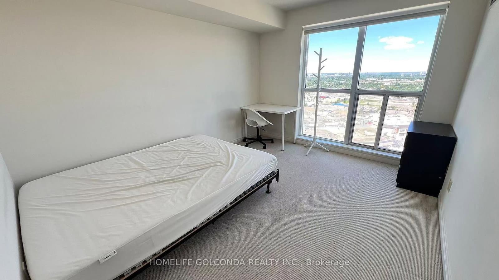 (MASTER ROOM )7 TOWN CENTRE Crescent, Unit 3002 thumbnail 2