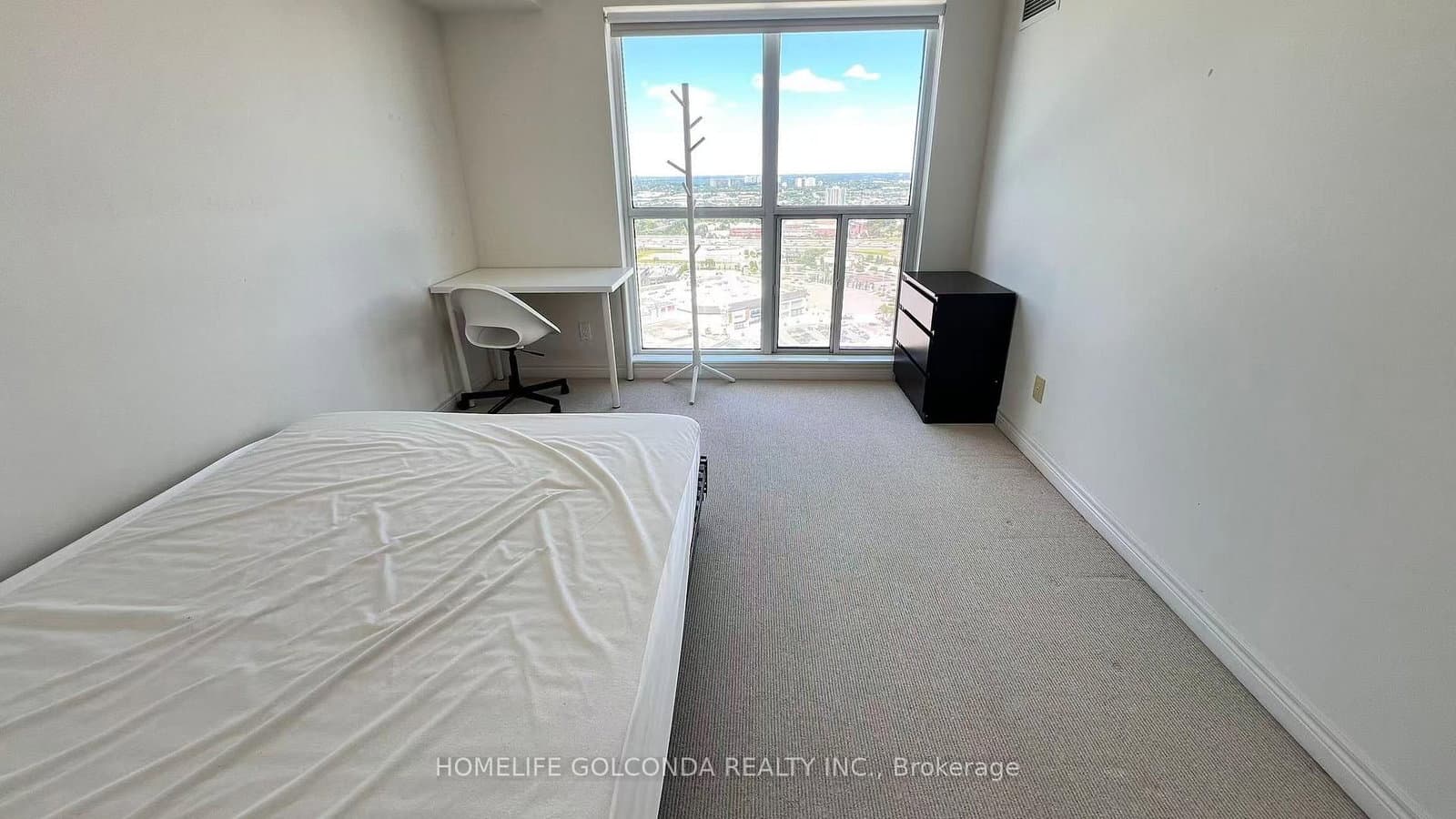 (MASTER ROOM )7 TOWN CENTRE Crescent, Unit 3002 thumbnail 4