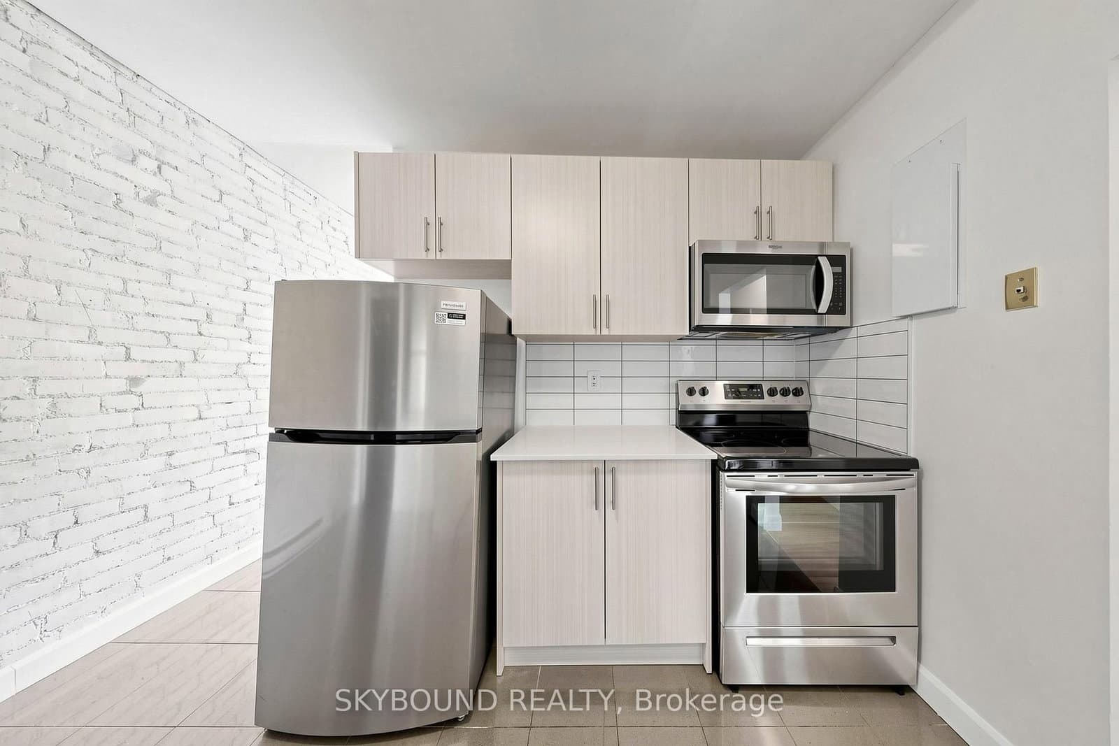 131 Wineva Avenue, Unit G thumbnail 13