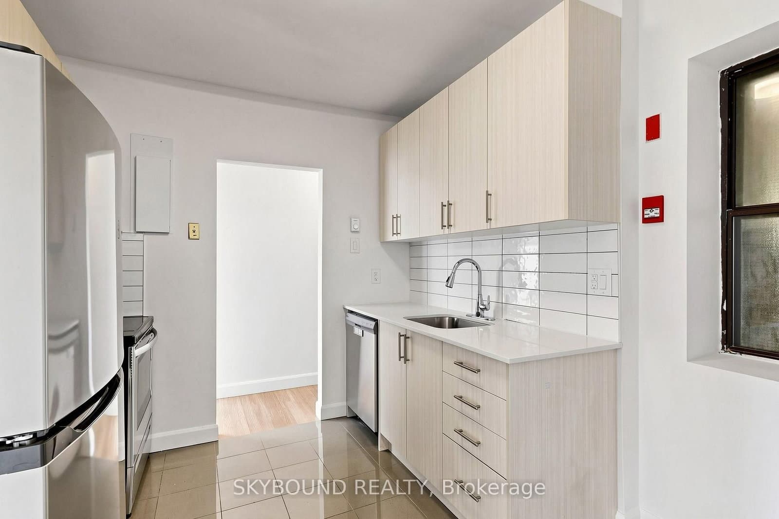 131 Wineva Avenue, Unit G thumbnail 14