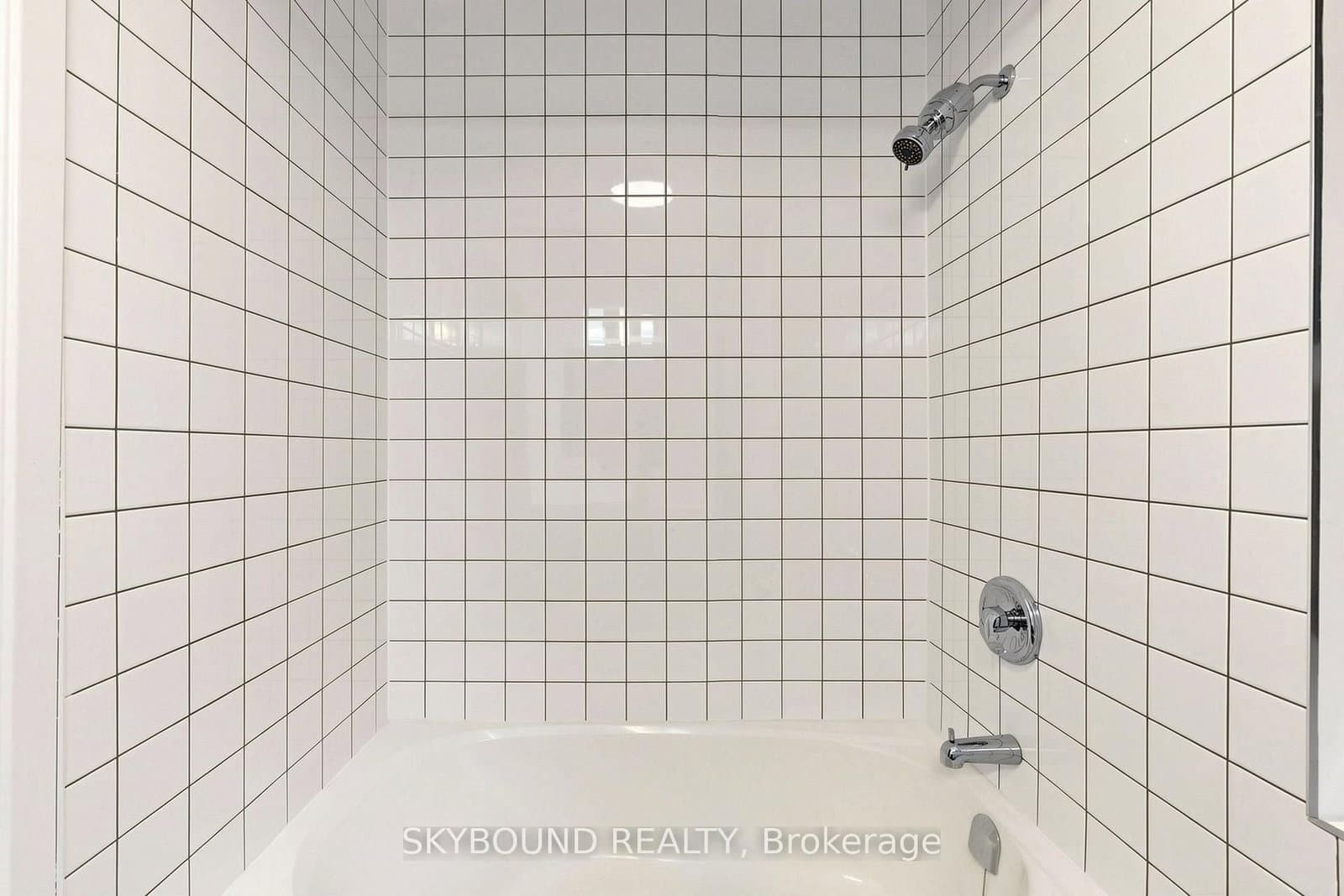 131 Wineva Avenue, Unit G thumbnail 23