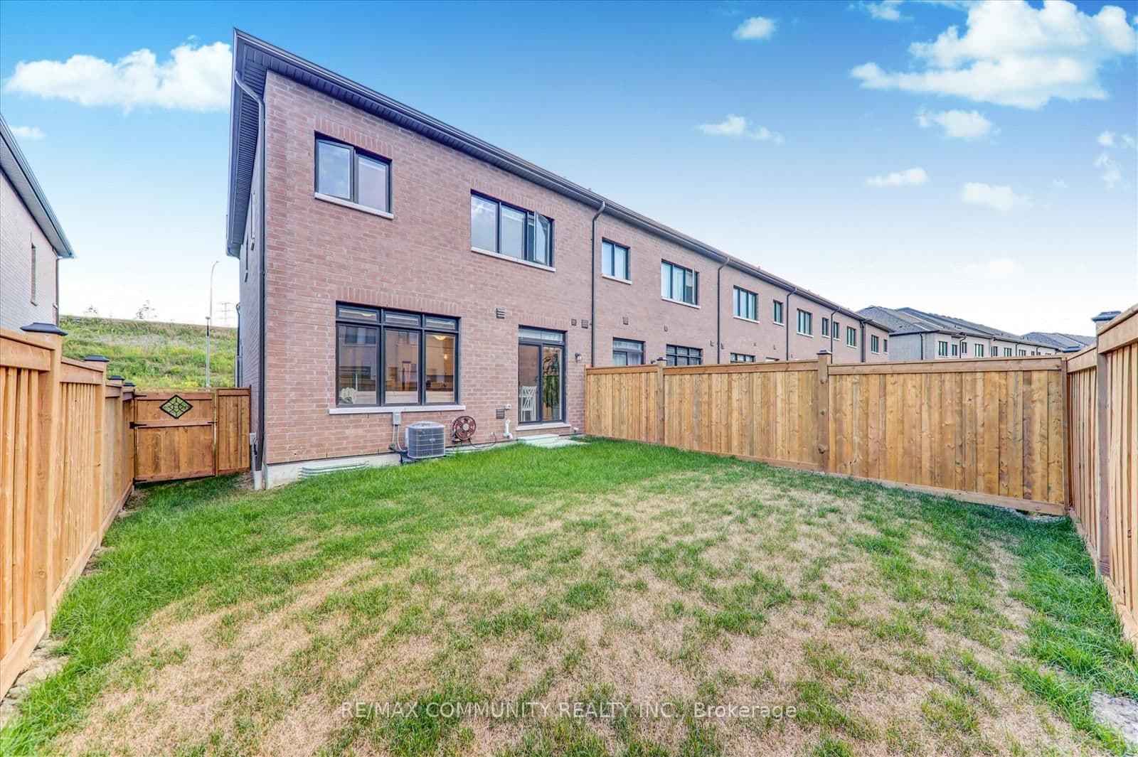 124 Ogston Crescent thumbnail 42