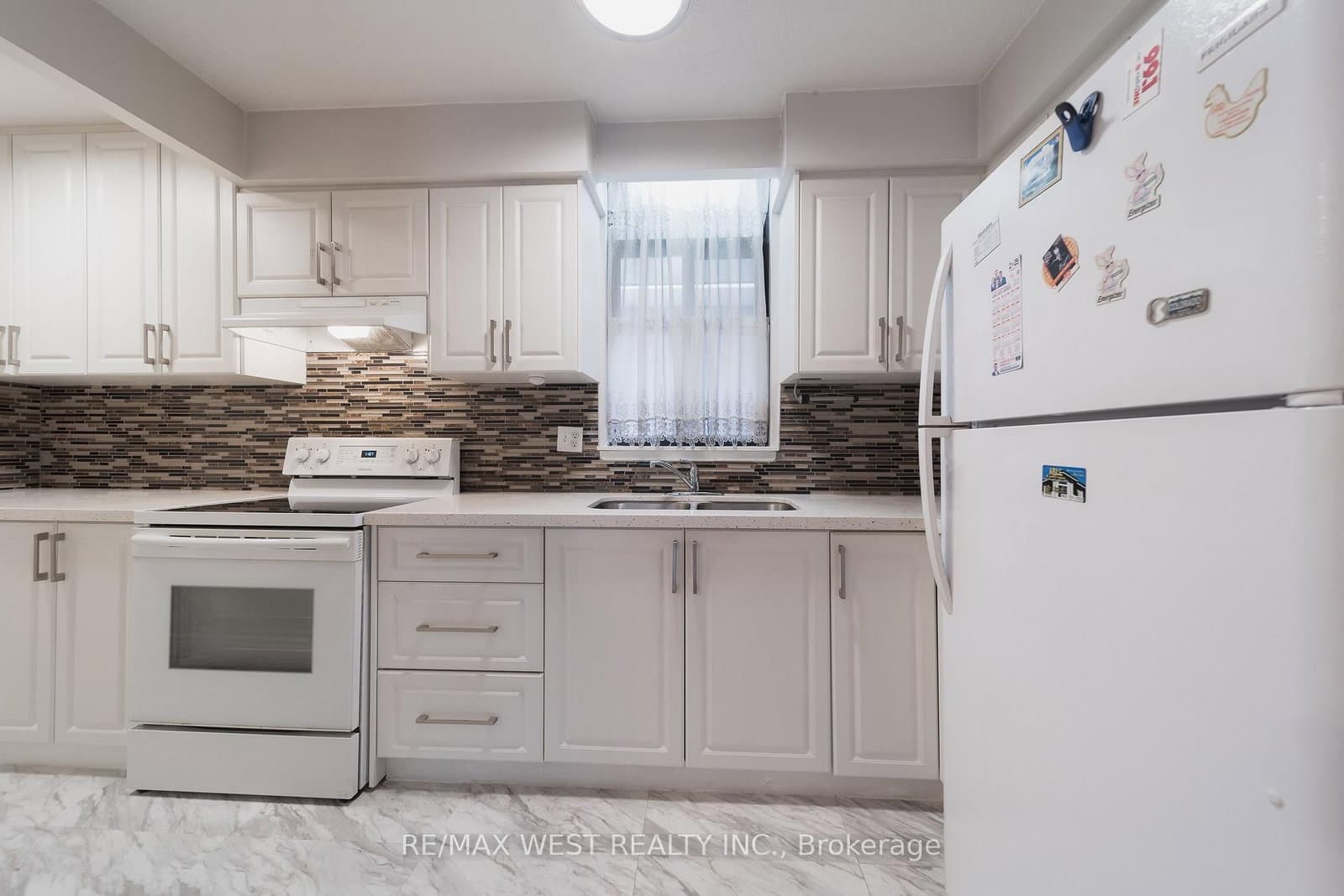50 Old Kingston Road, Unit 1-202 thumbnail 2
