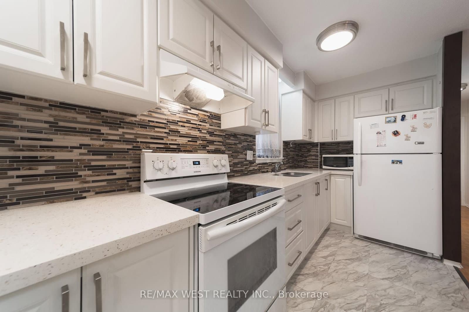 50 Old Kingston Road, Unit 1-202 thumbnail 3