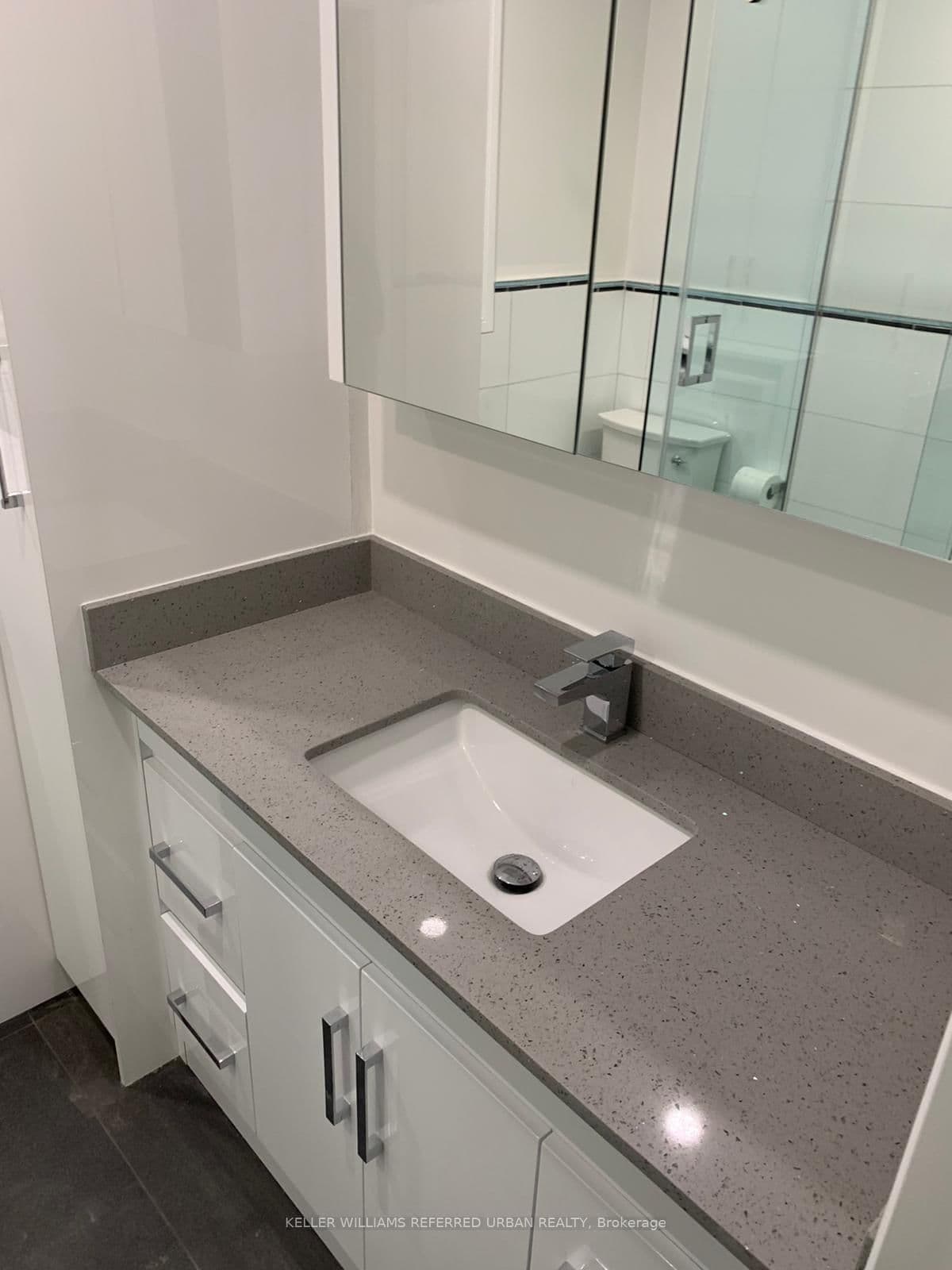 407 Woodbine Avenue, Unit 2nd floor thumbnail 8