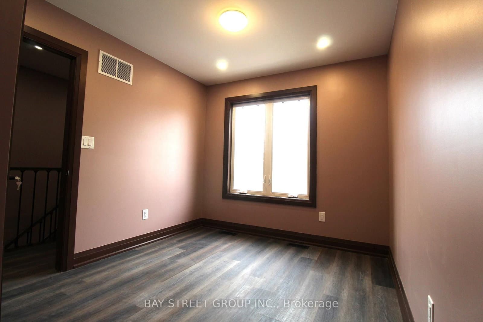 108 Chatham Avenue thumbnail 6