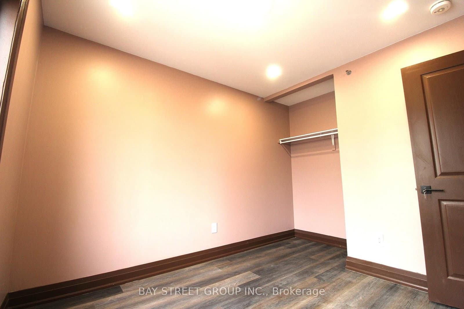 108 Chatham Avenue thumbnail 7