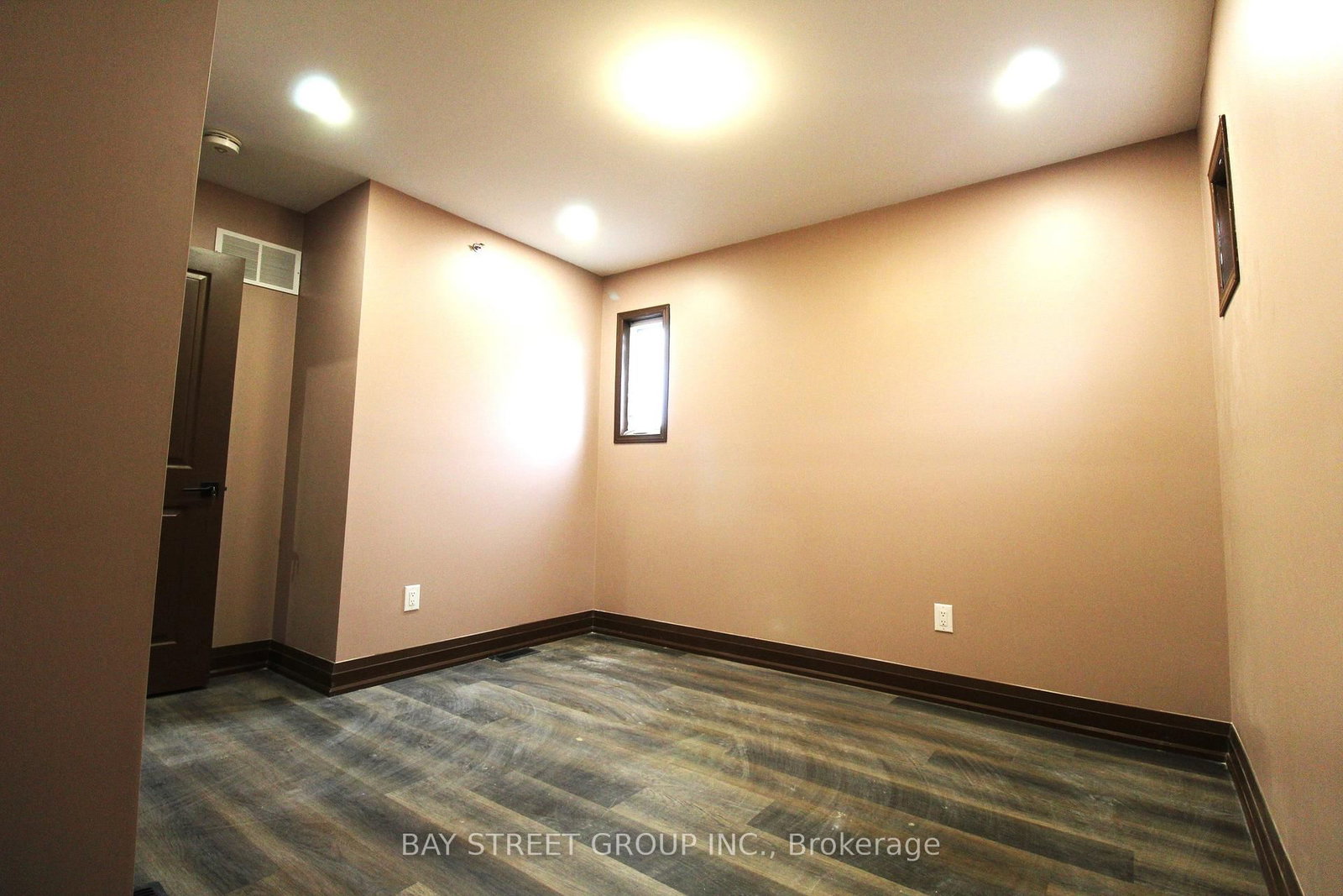108 Chatham Avenue thumbnail 9