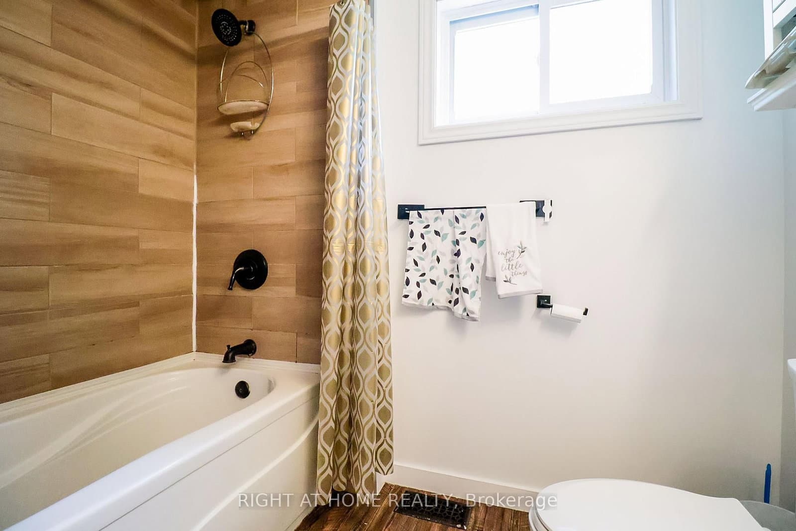 1327 Commerce Street thumbnail 17