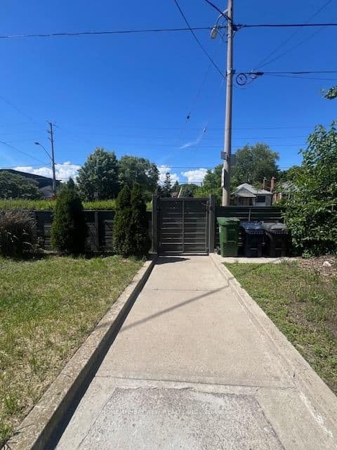 379 O'Connor Drive, Unit Unit 1 (Bsmnt) thumbnail 4