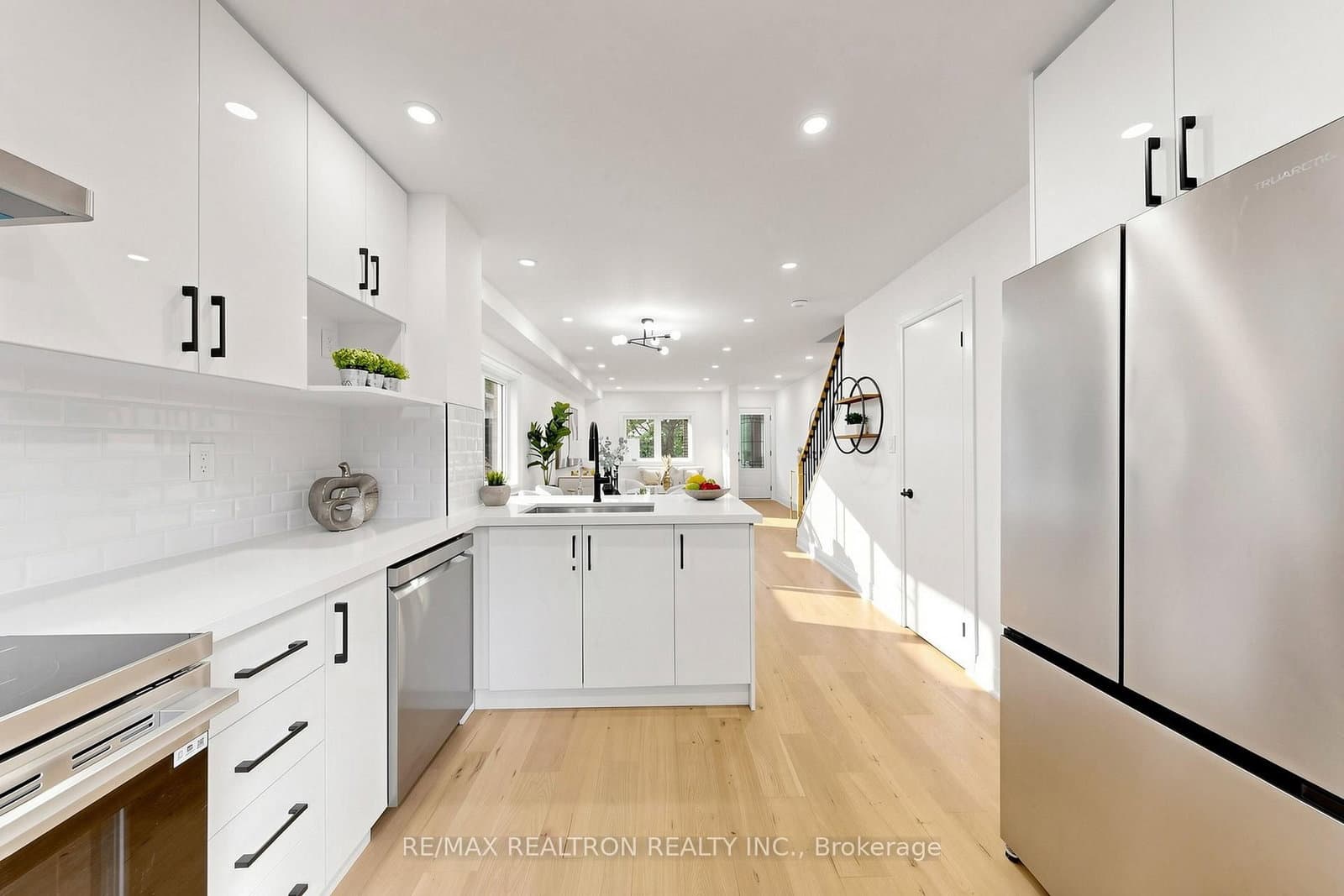 414 Mortimer Avenue thumbnail 15