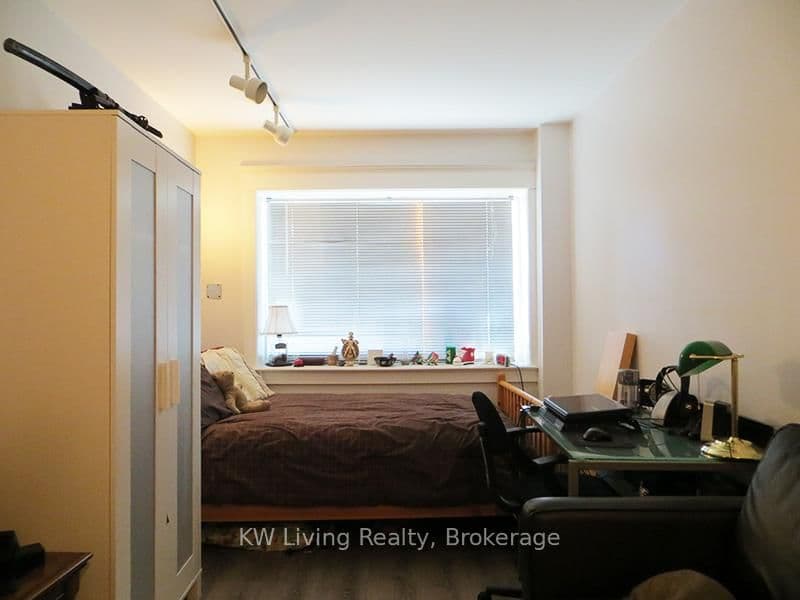 928 Broadview Avenue thumbnail 12