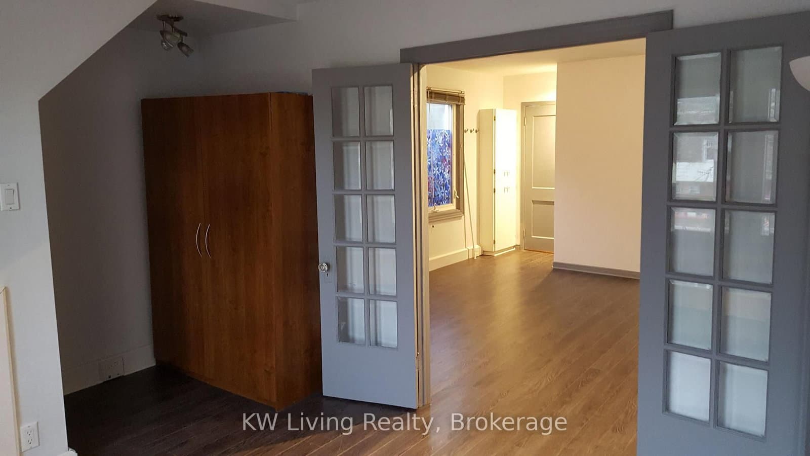928 Broadview Avenue thumbnail 4