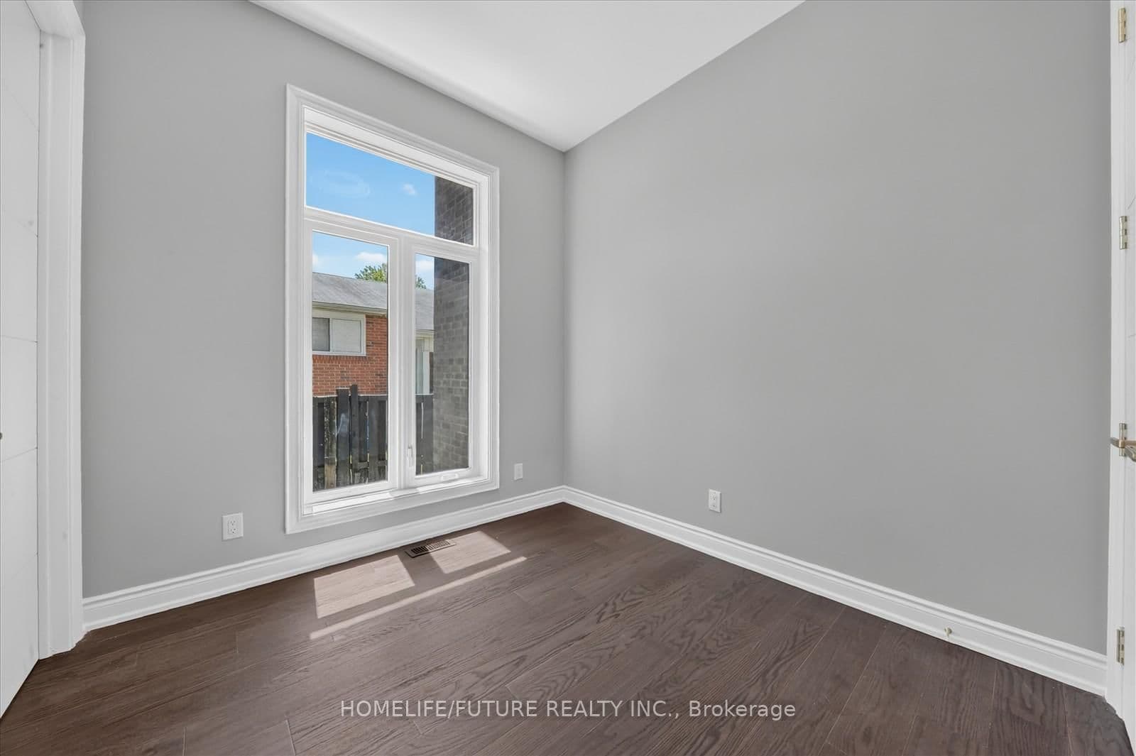 735 Hillcrest Road thumbnail 10