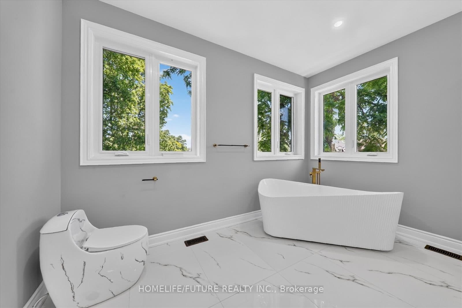 735 Hillcrest Road thumbnail 25