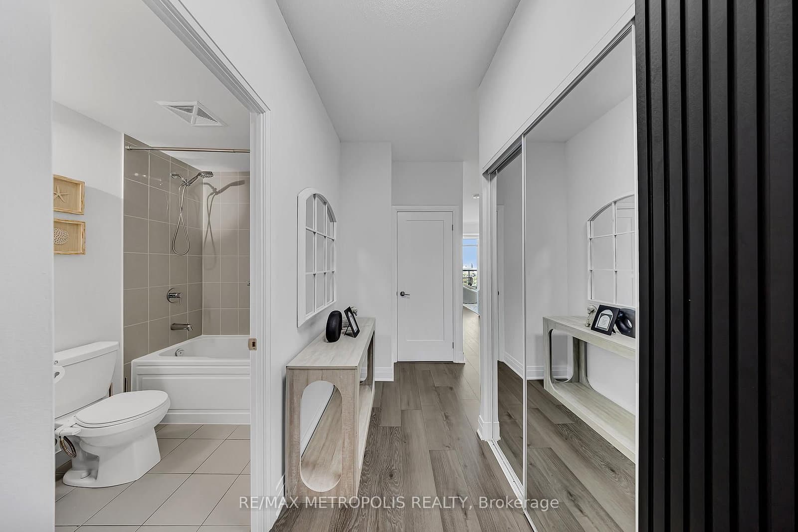 3220 Sheppard Avenue E, Unit 1310 thumbnail 3