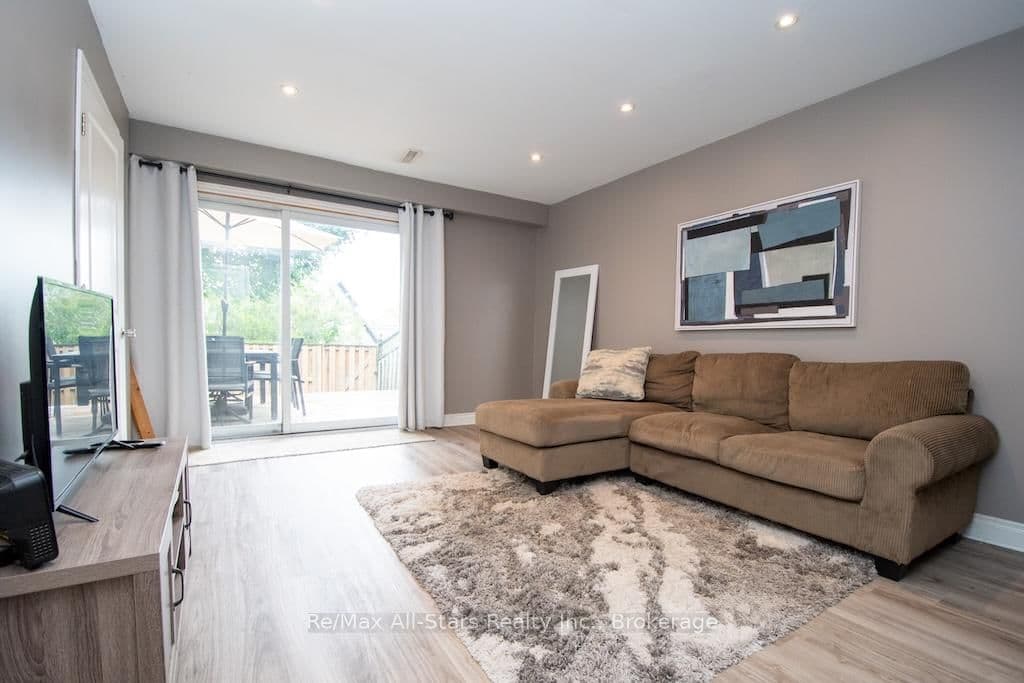 72 Martin Road, Unit 16 thumbnail 6