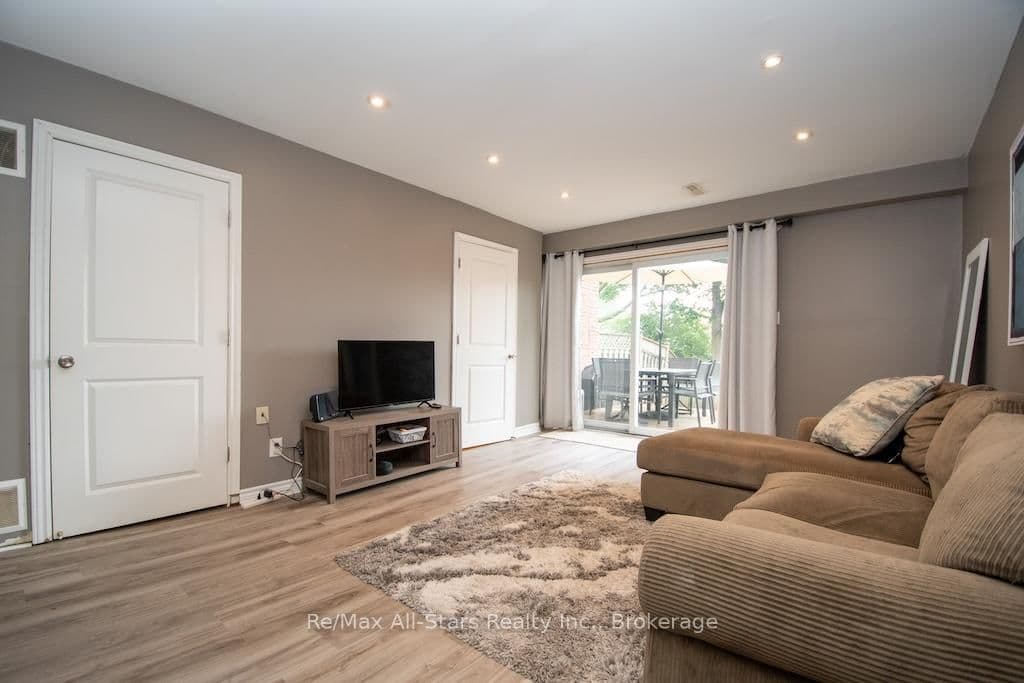 72 Martin Road, Unit 16 thumbnail 7