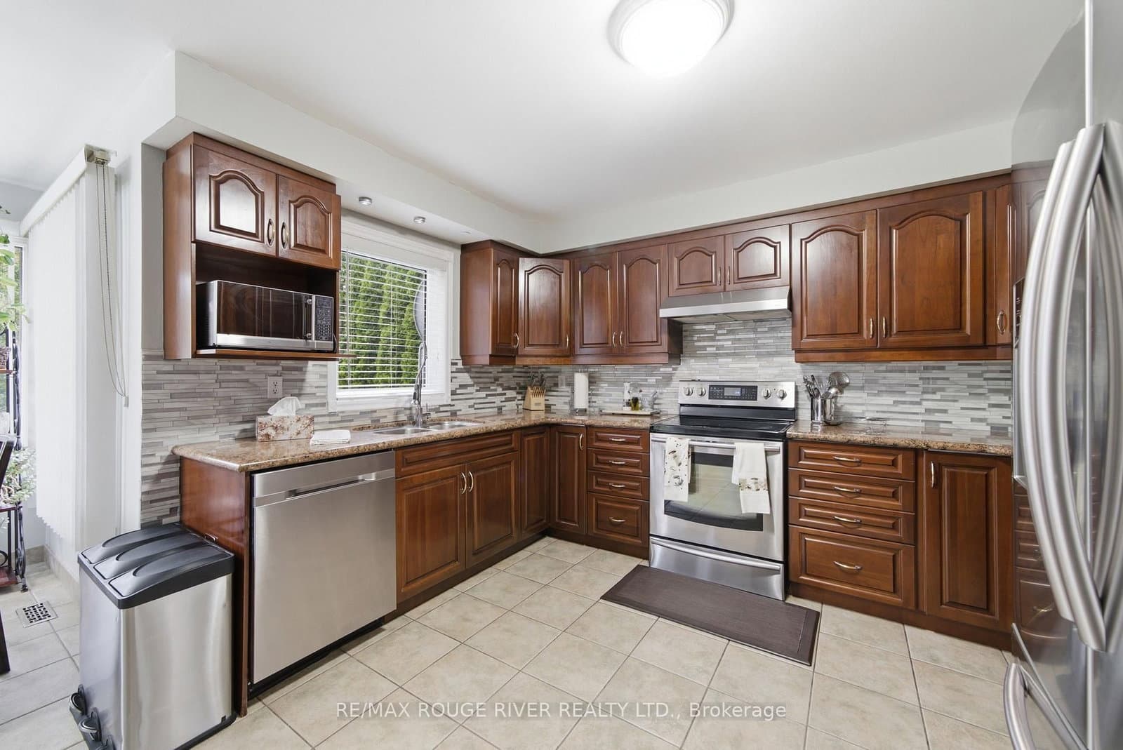561 Cattail Court thumbnail 11