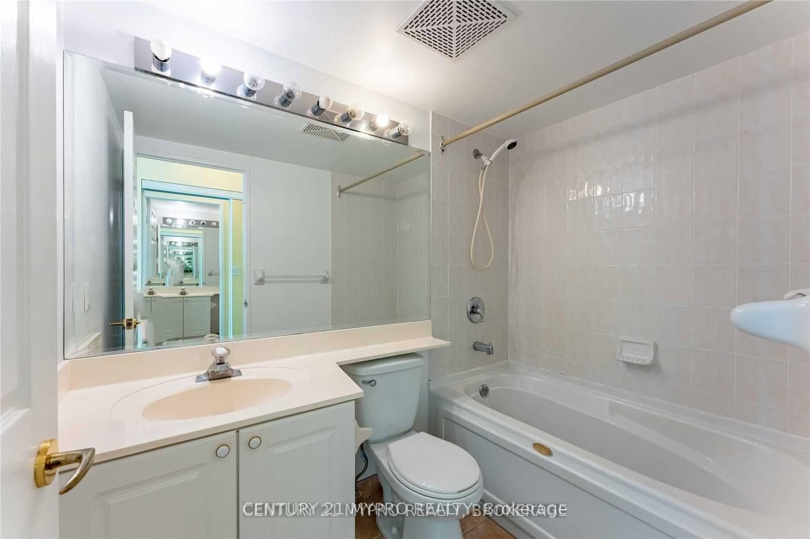1 Lee Centre Drive, Unit 1609 thumbnail 19