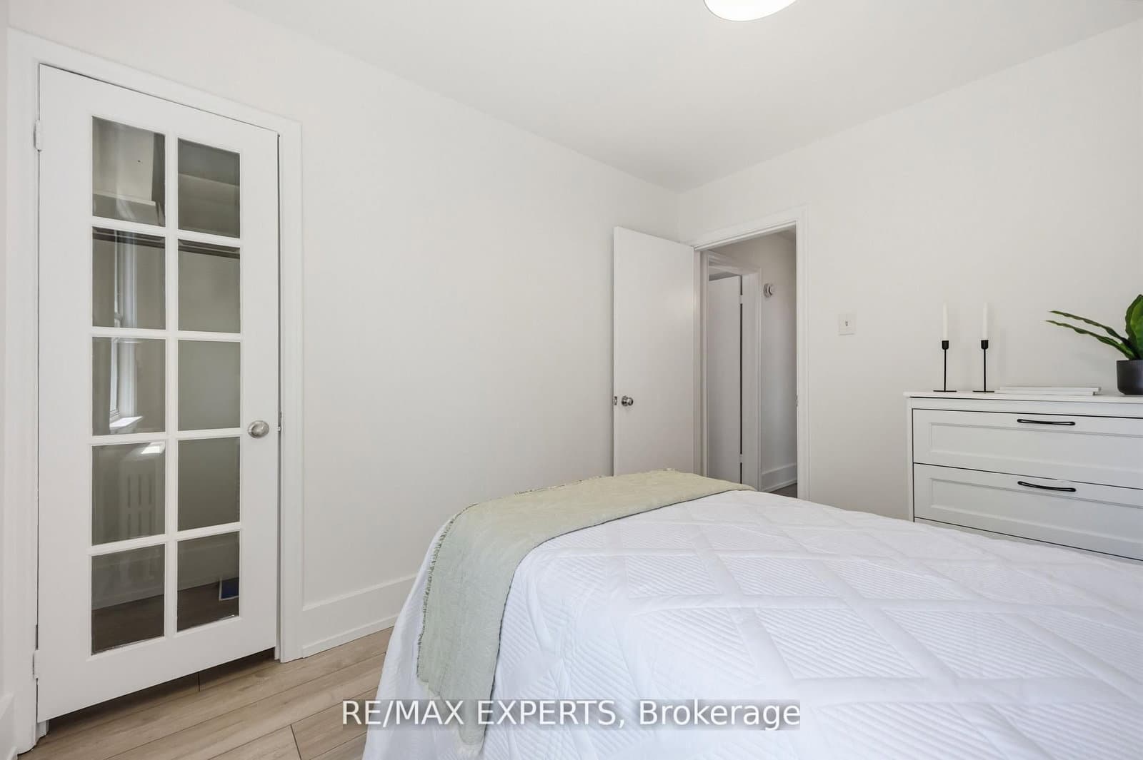 221 Clonmore Drive thumbnail 13