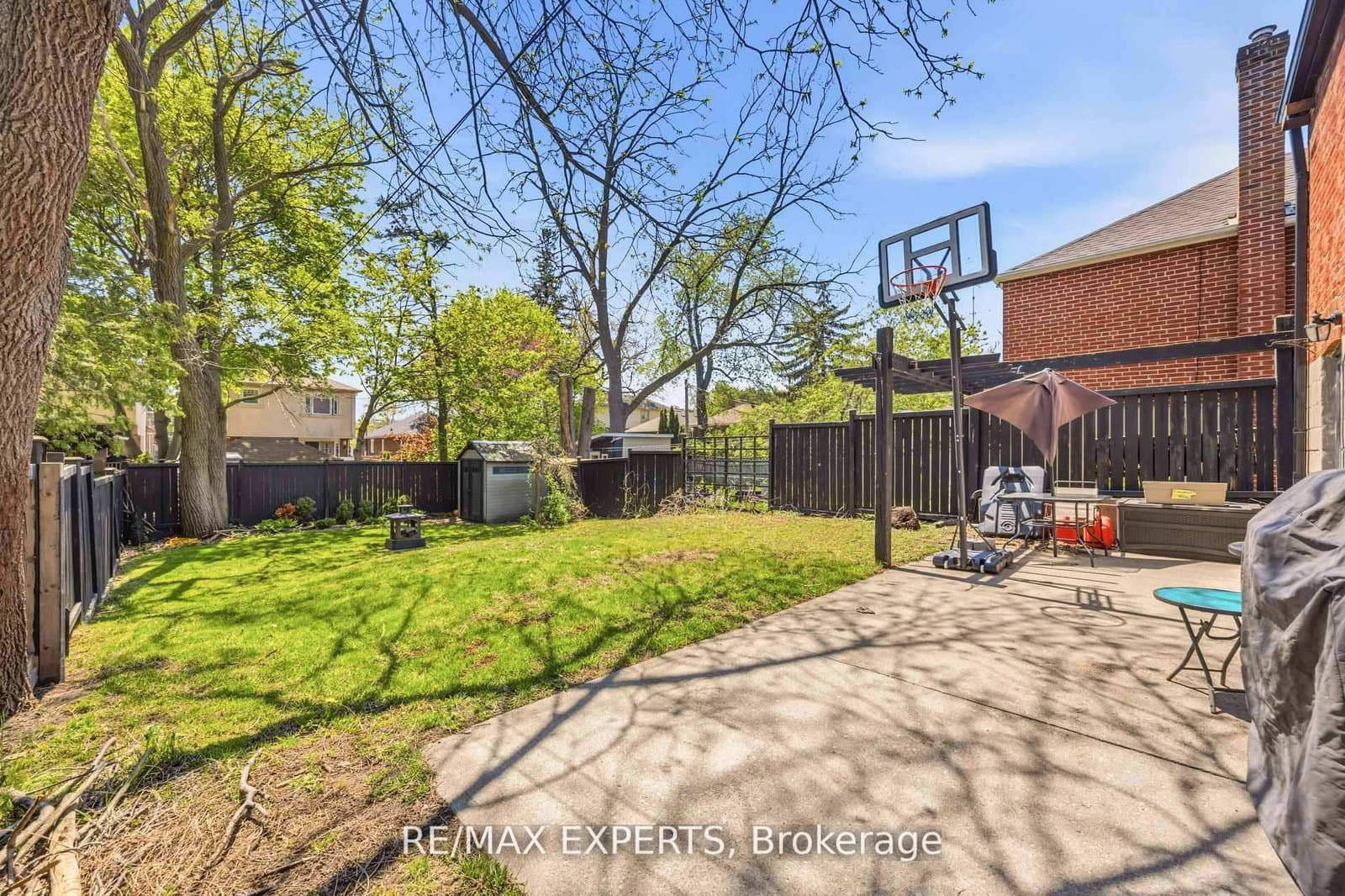 221 Clonmore Drive thumbnail 24