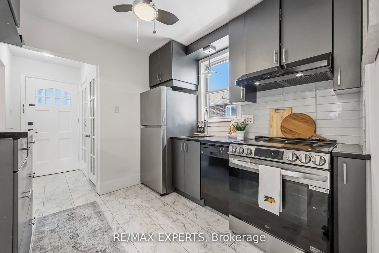 221 Clonmore Drive thumbnail 8