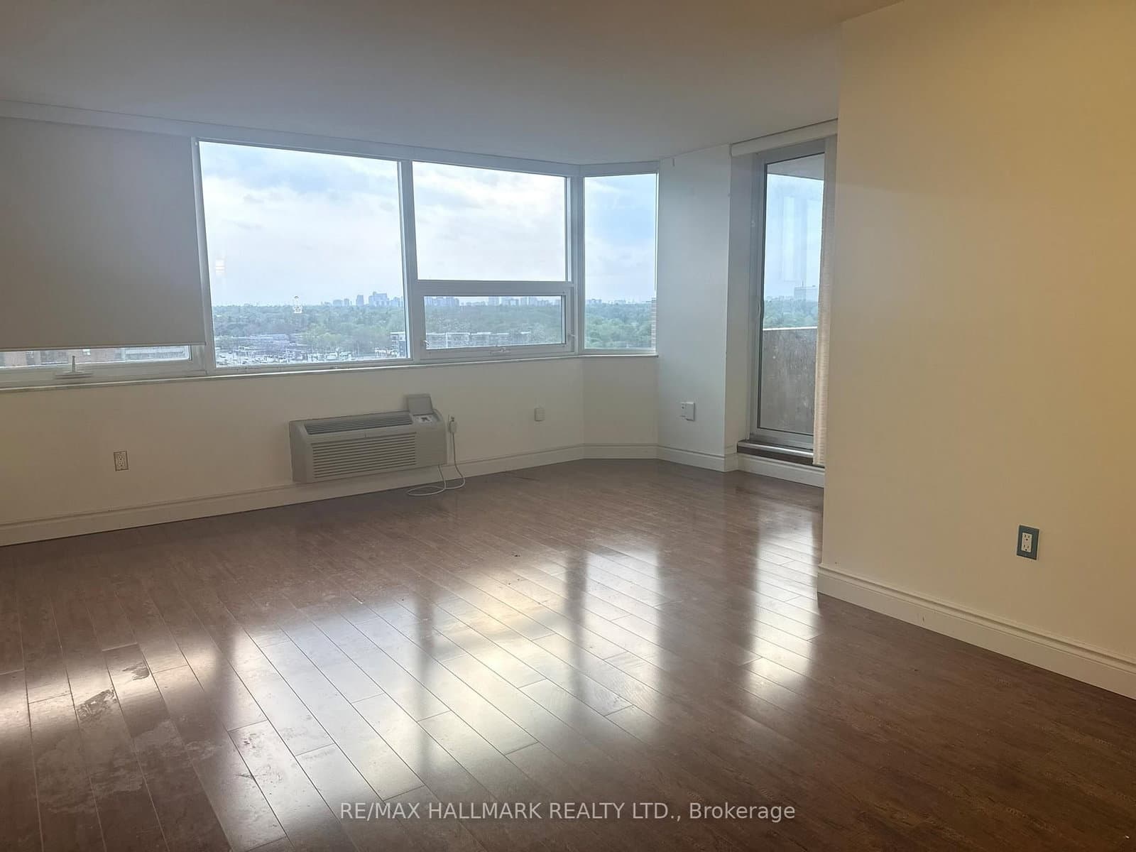 121 Ling Road, Unit 1612 thumbnail 18