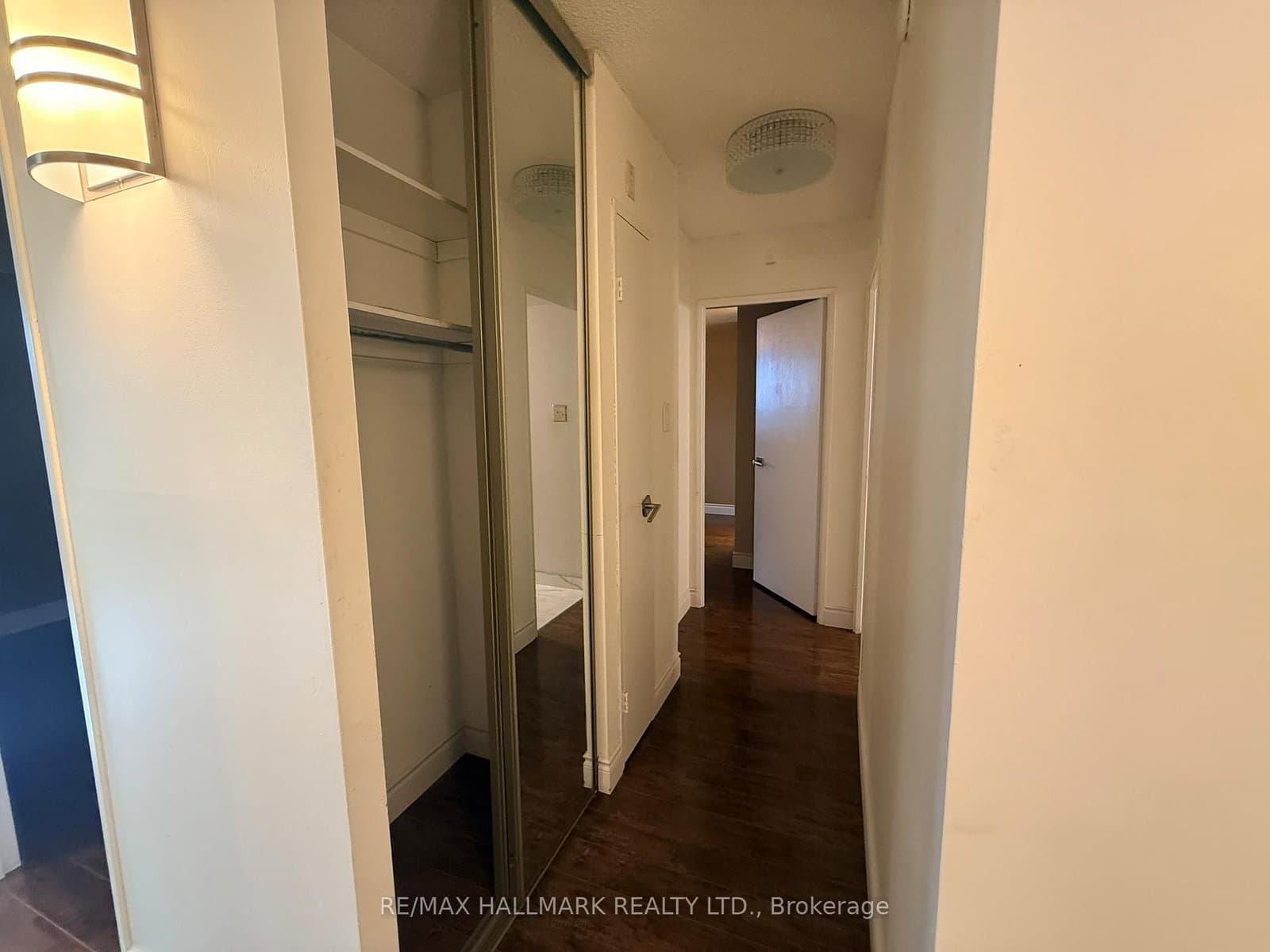 121 Ling Road, Unit 1612 thumbnail 3