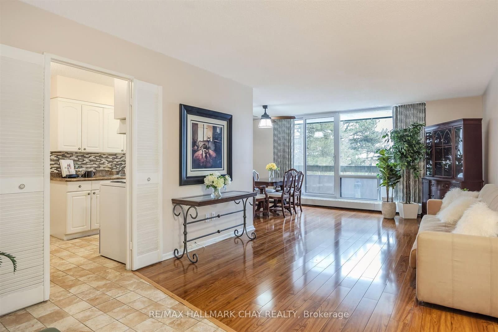 1210 Radom Street, Unit 208 thumbnail 4