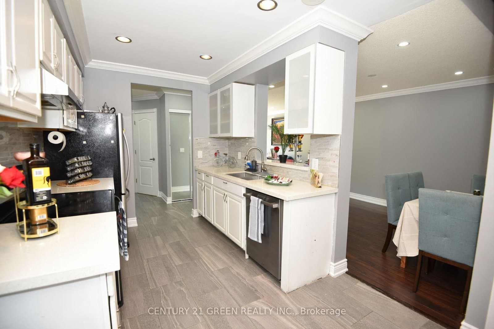 1400 The Esplanade N, Unit 306 thumbnail 16