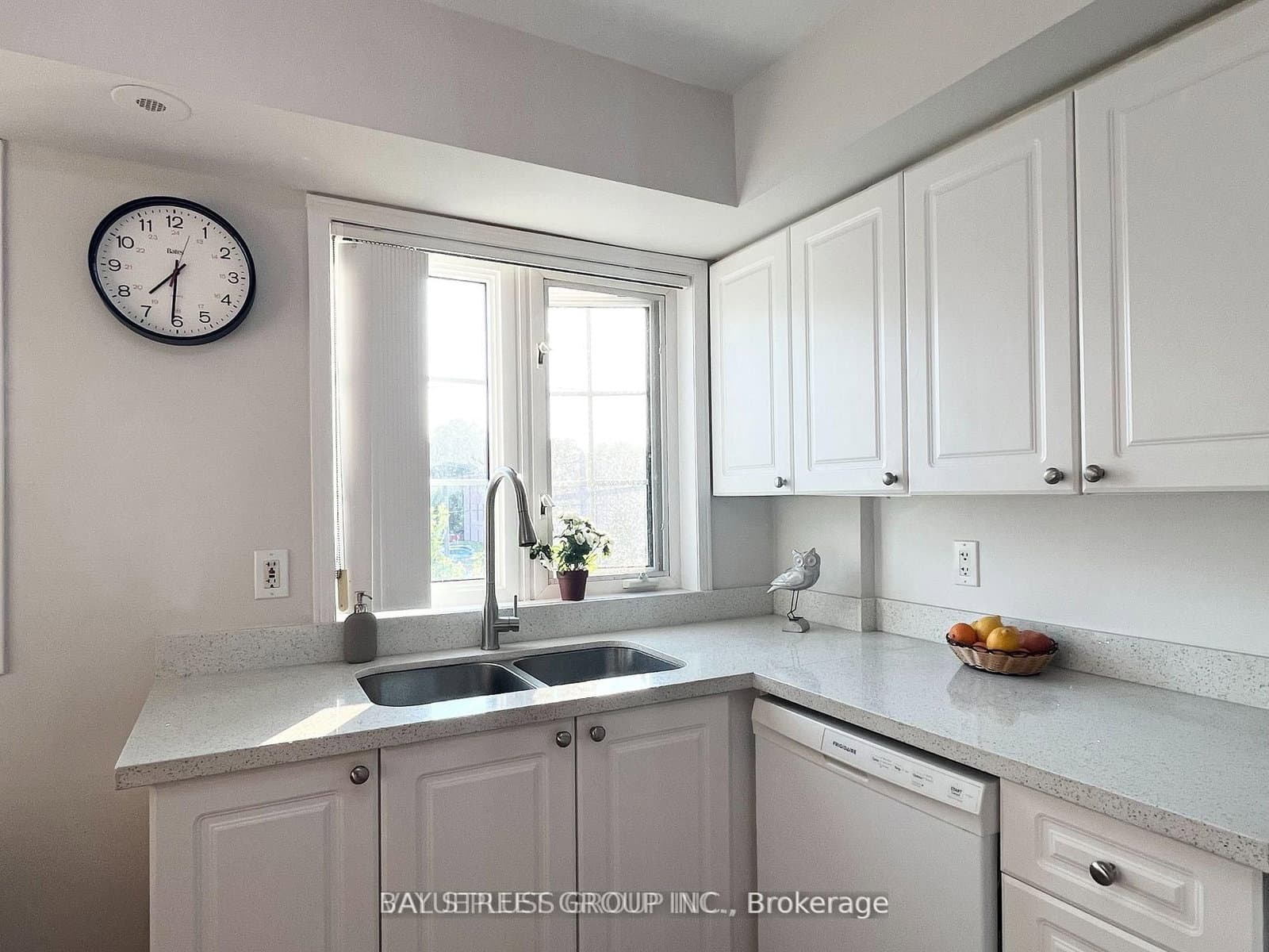 593 Kennedy Road, Unit 4 thumbnail 3
