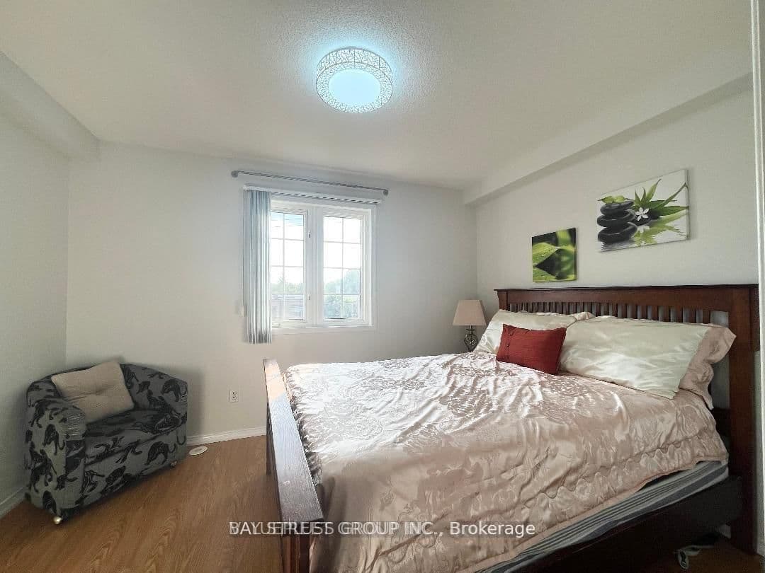593 Kennedy Road, Unit 4 thumbnail 9