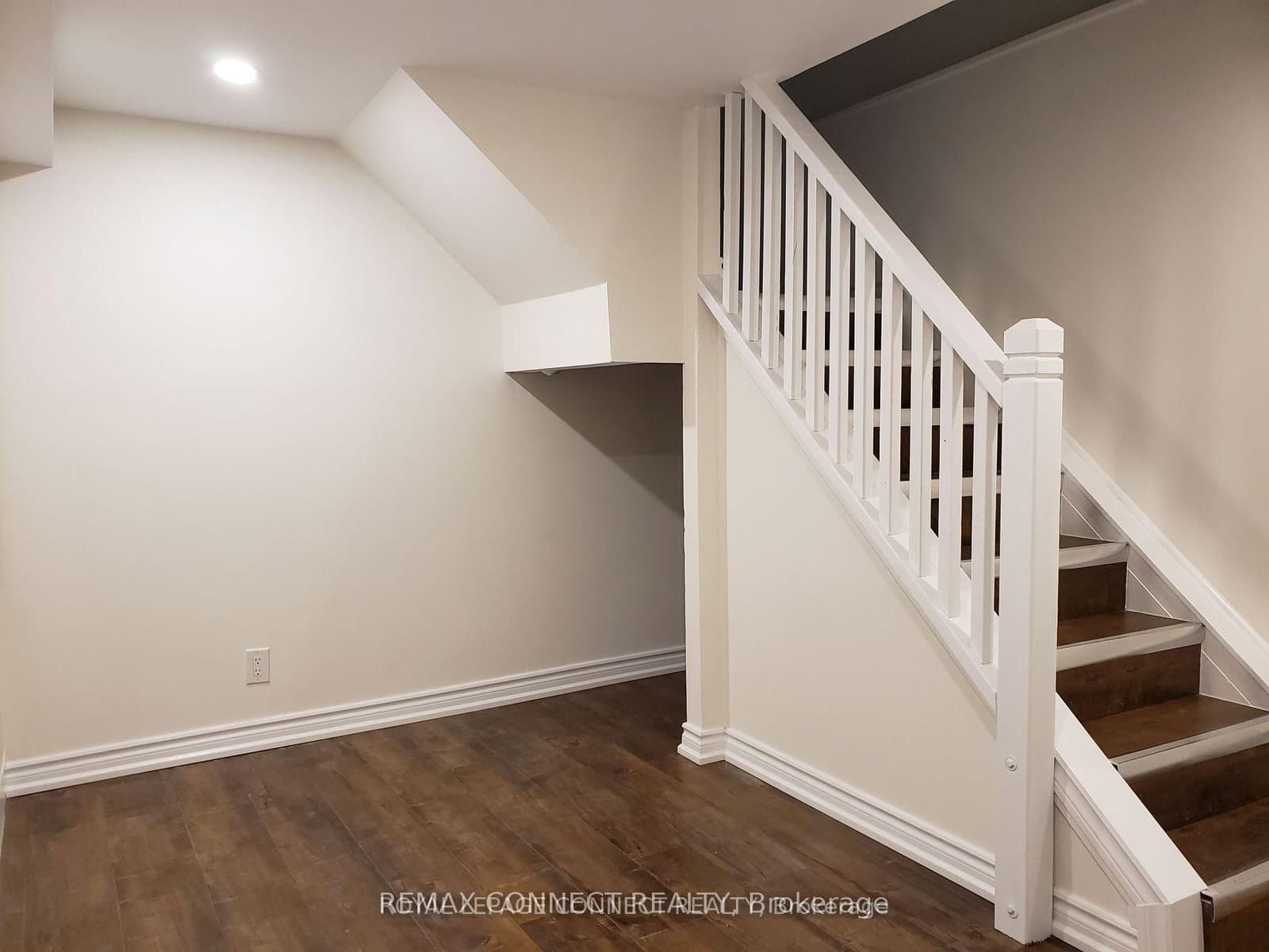 50 Birchmount Road, Unit Lower thumbnail 3