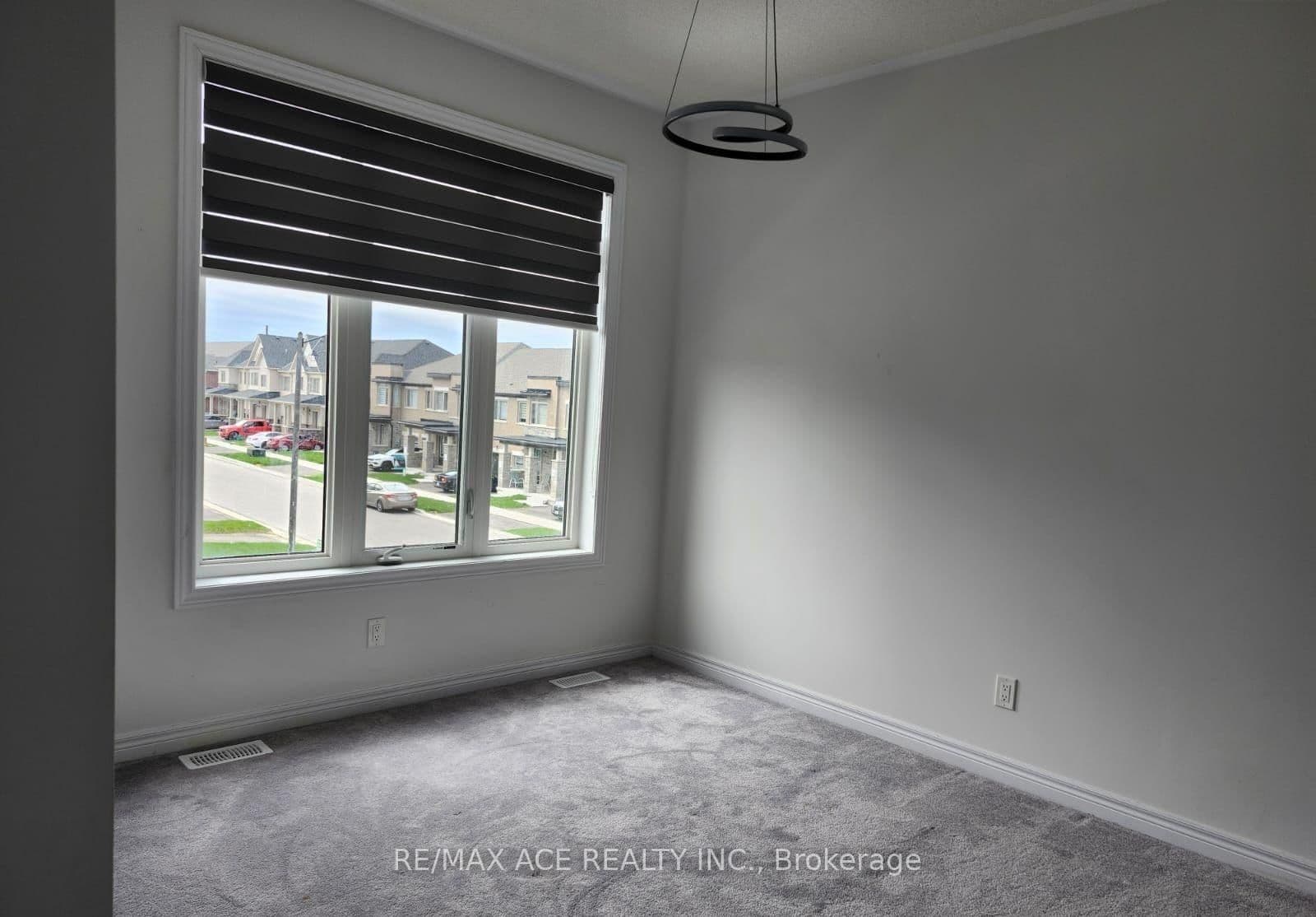 976 Andrew Murdoch Street W thumbnail 10