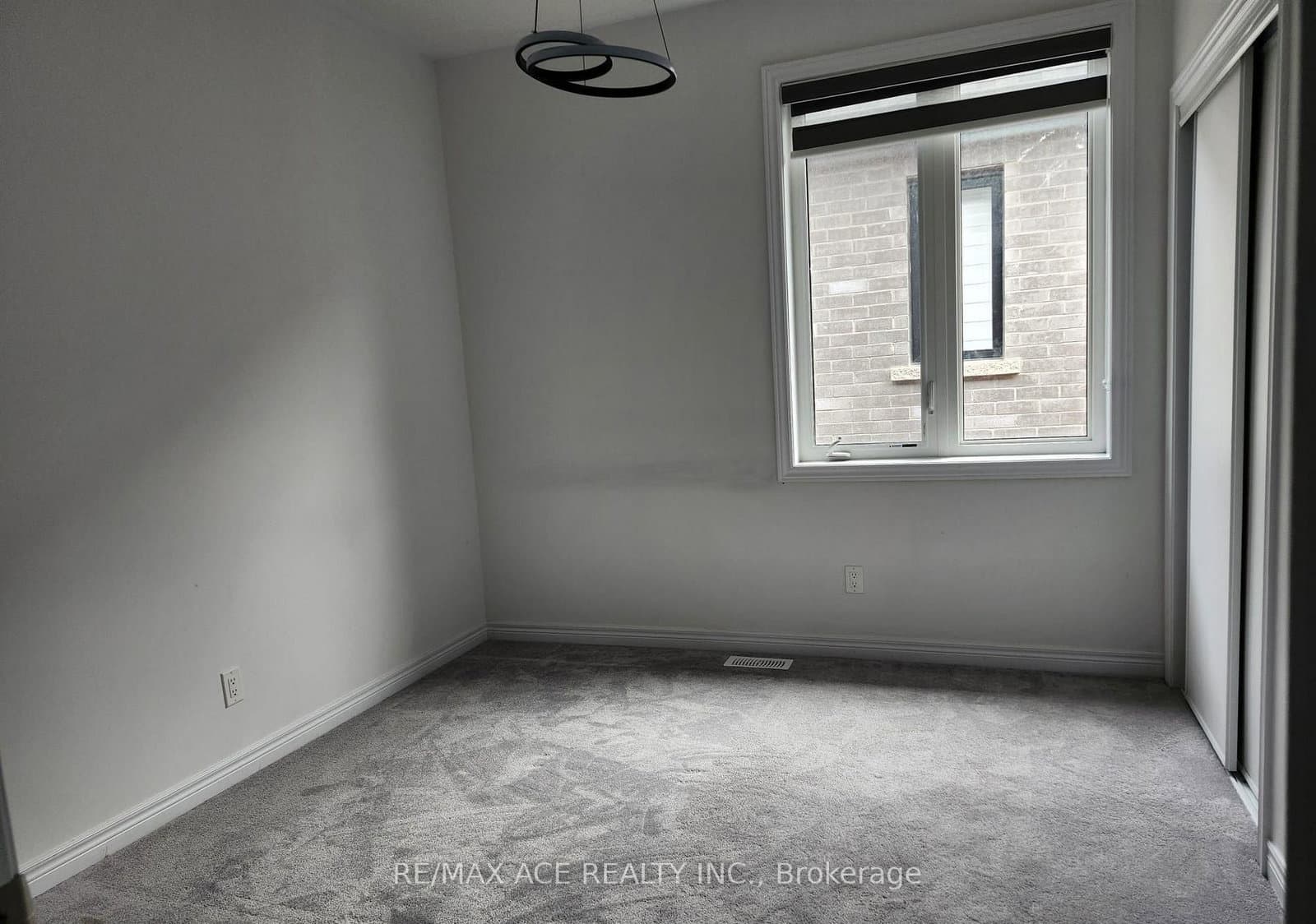 976 Andrew Murdoch Street W thumbnail 13