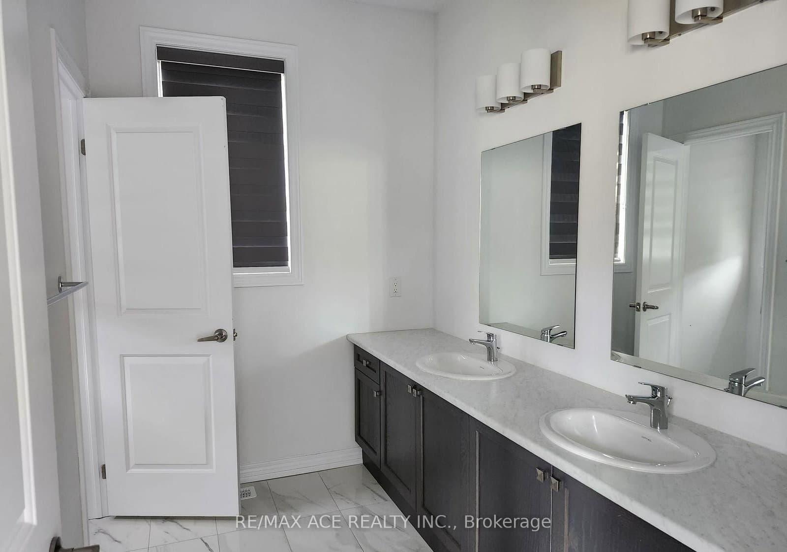 976 Andrew Murdoch Street W thumbnail 14