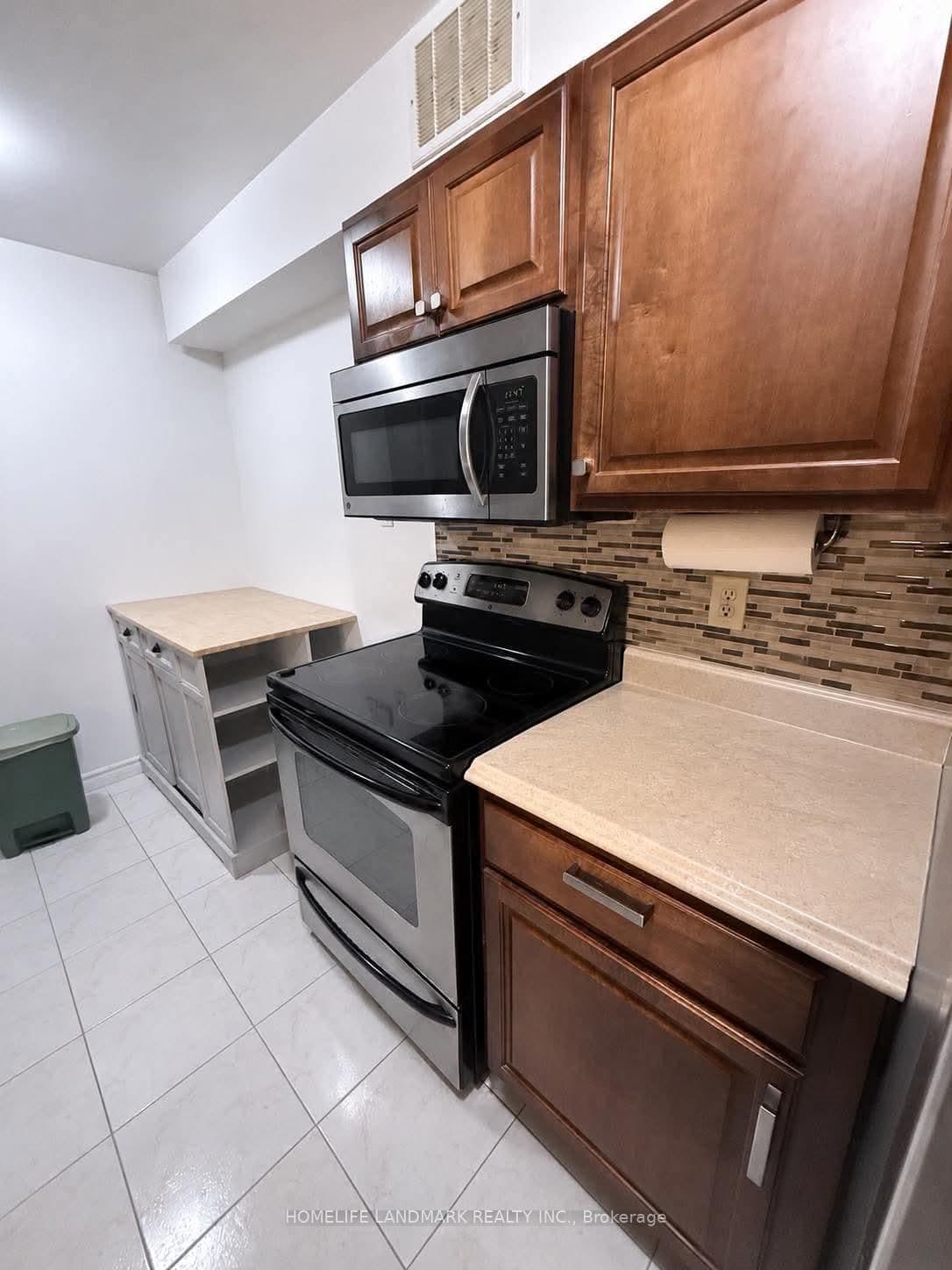25 Silver Springs Boulevard, Unit 109 thumbnail 5