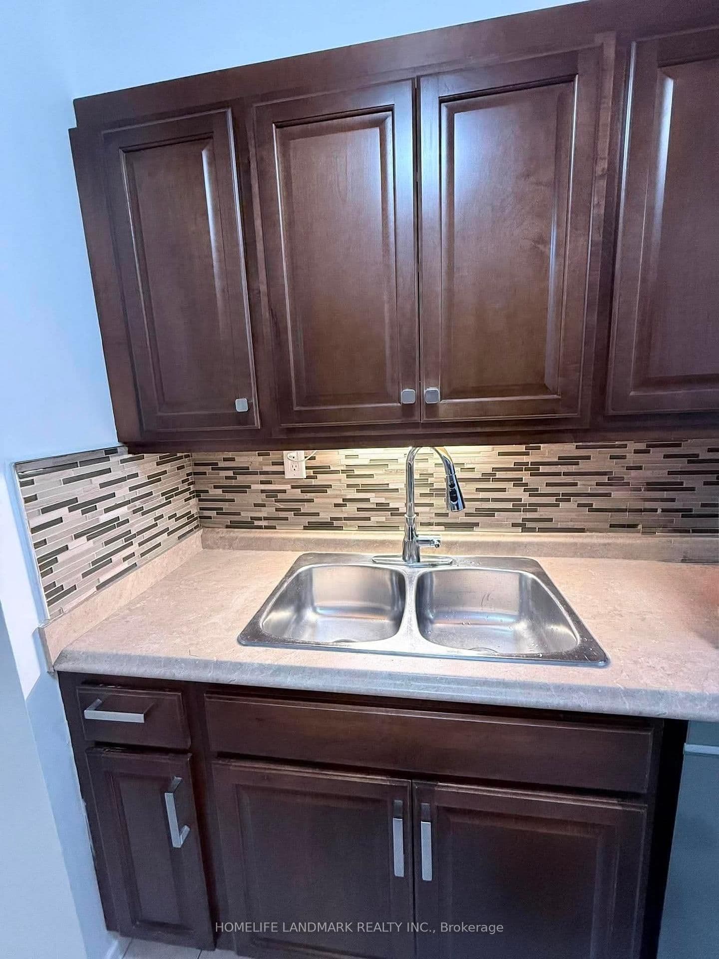 25 Silver Springs Boulevard, Unit 109 thumbnail 8