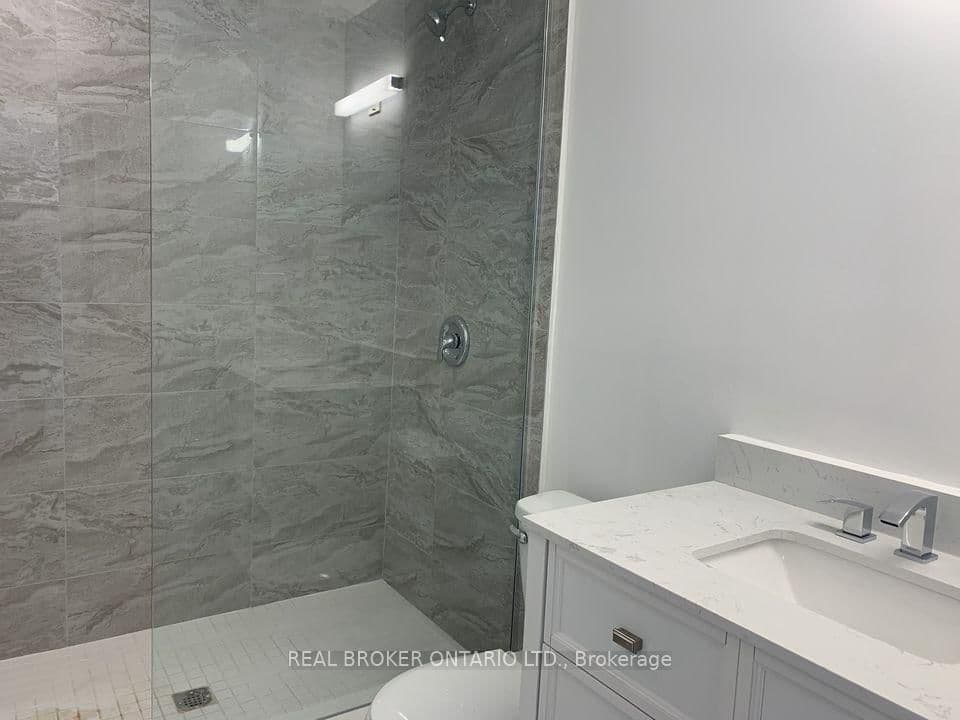 2199 Gerrard Street E, Unit 4 thumbnail 4