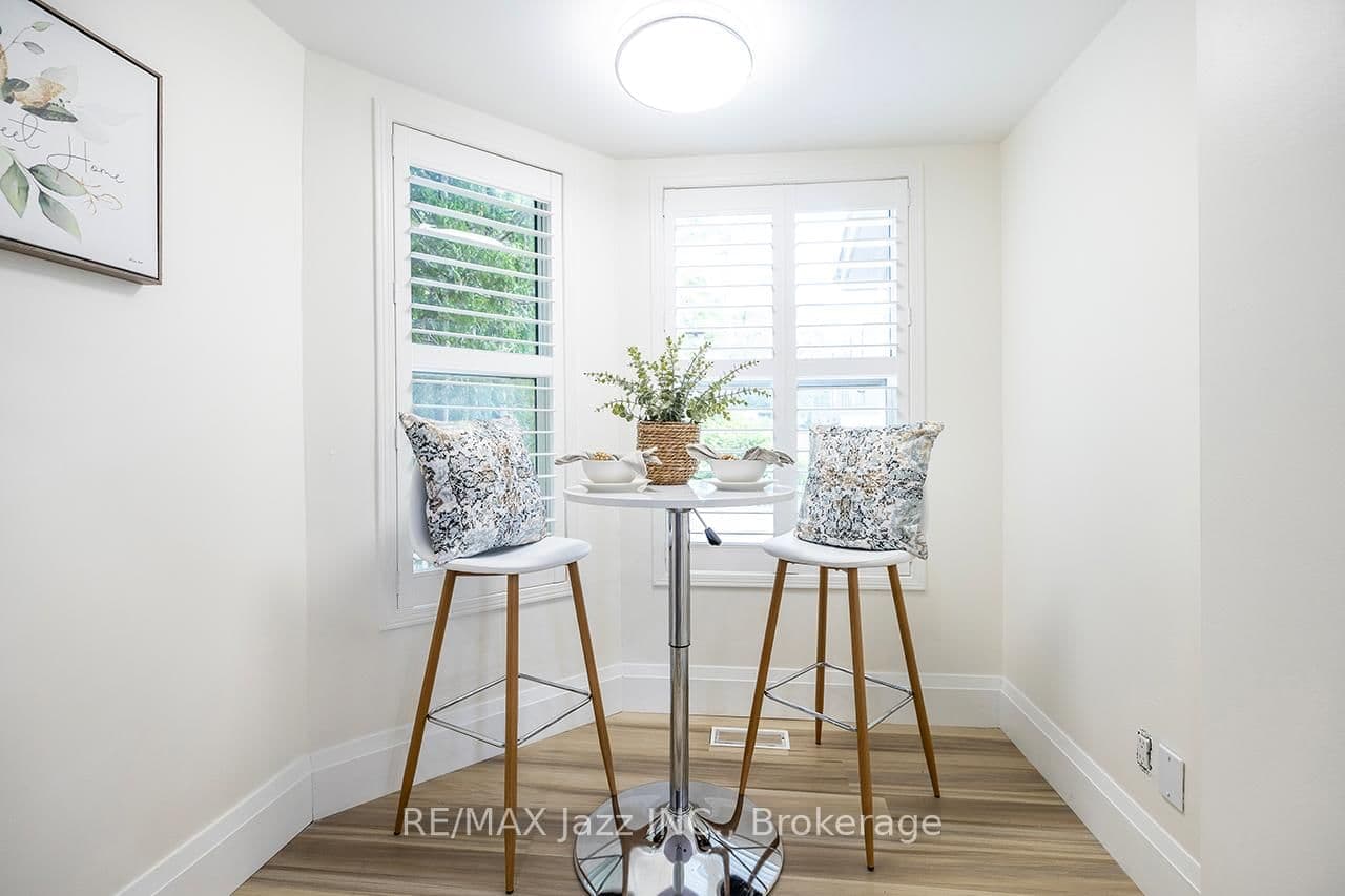 1236 Bayview Street thumbnail 10