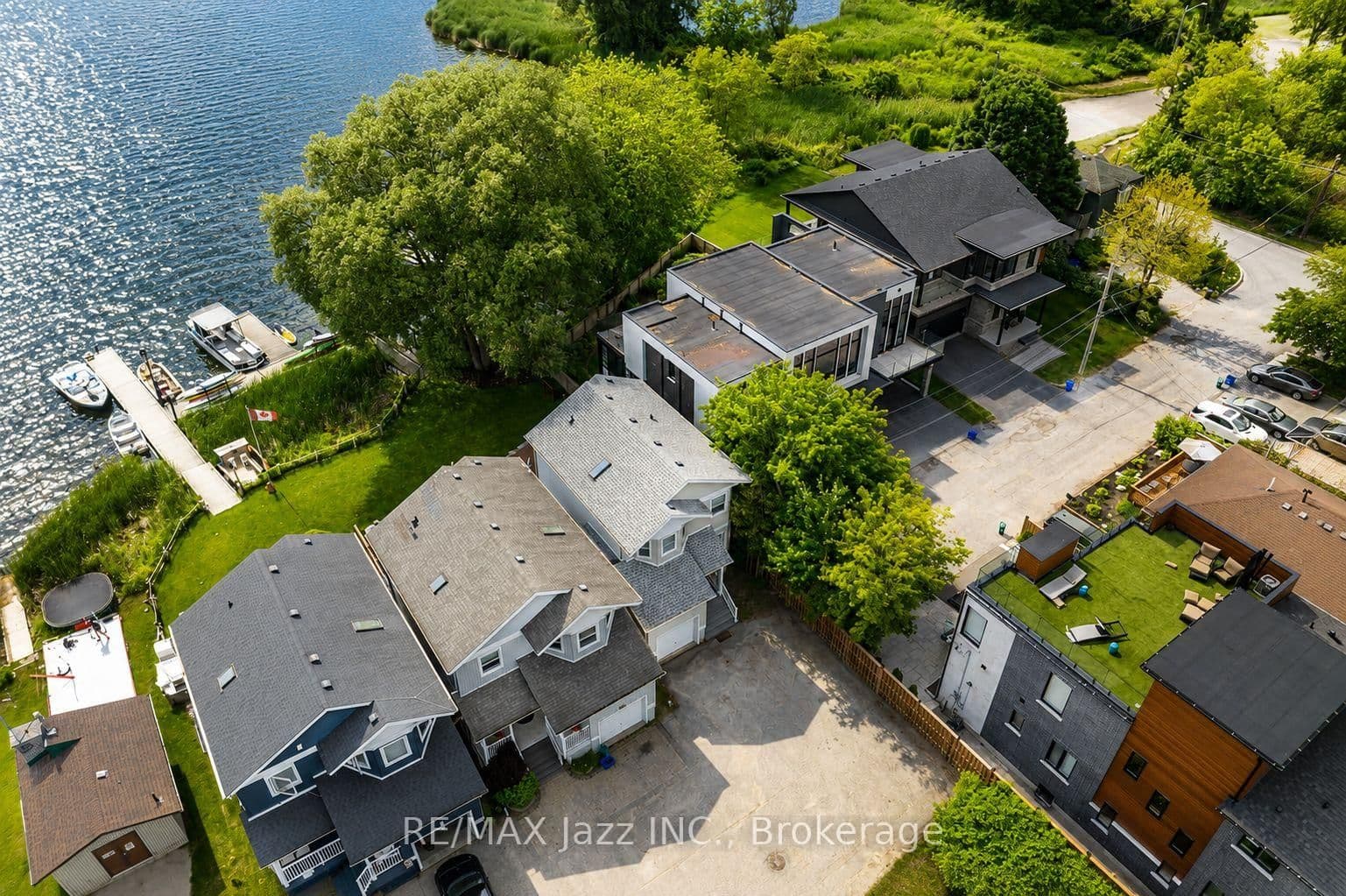 1236 Bayview Street thumbnail 3
