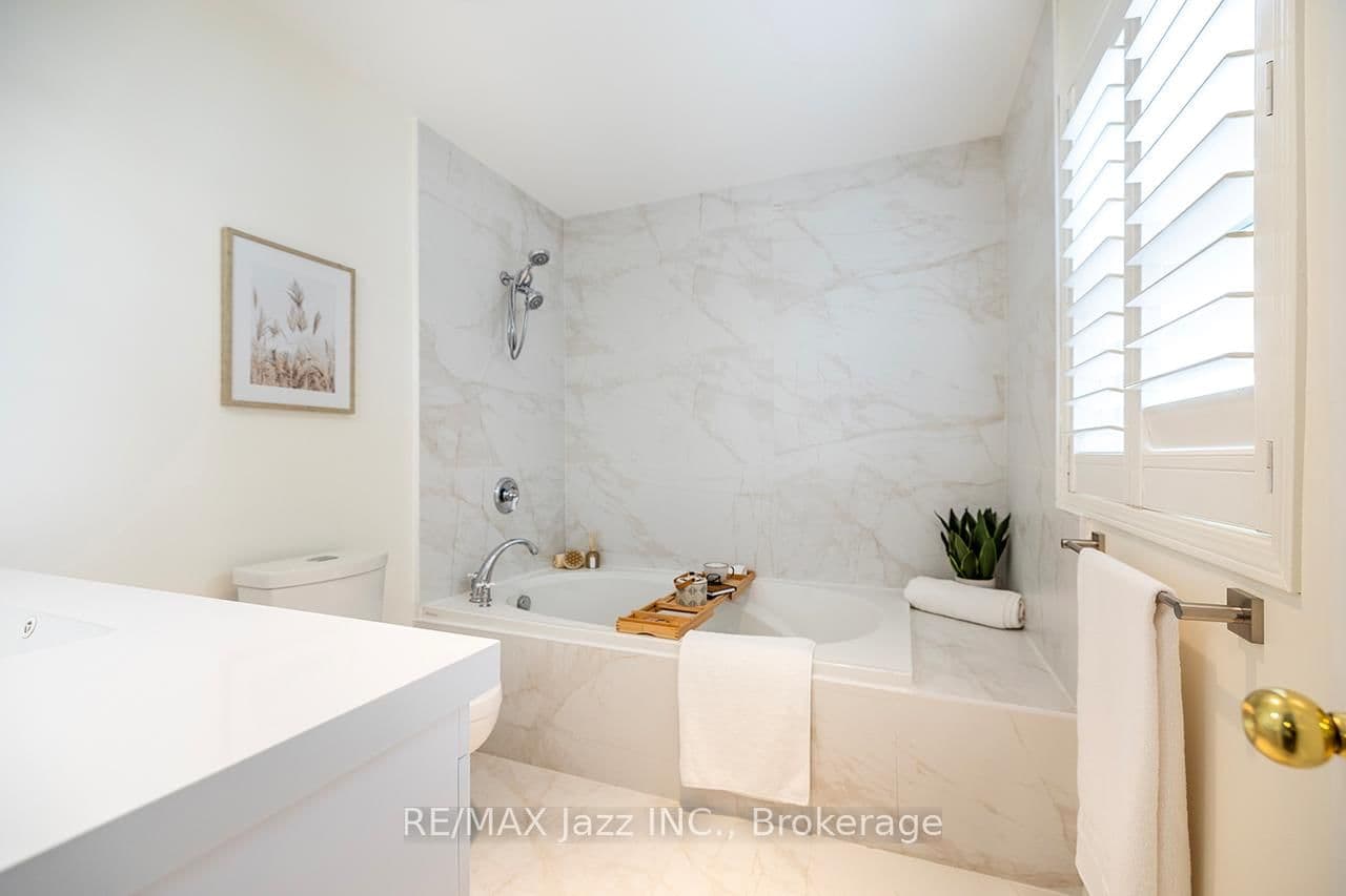 1236 Bayview Street thumbnail 32