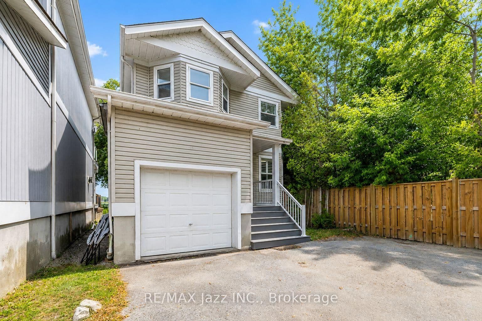 1236 Bayview Street thumbnail 4