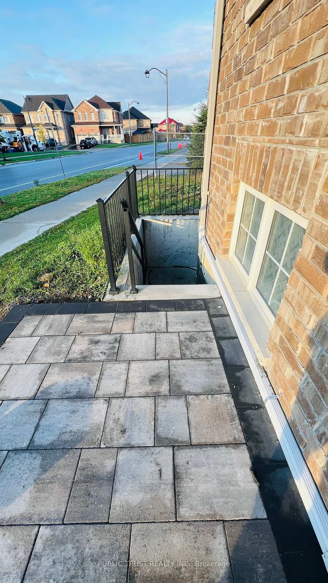 1808 Castlepoint Drive, Unit Basement thumbnail 2