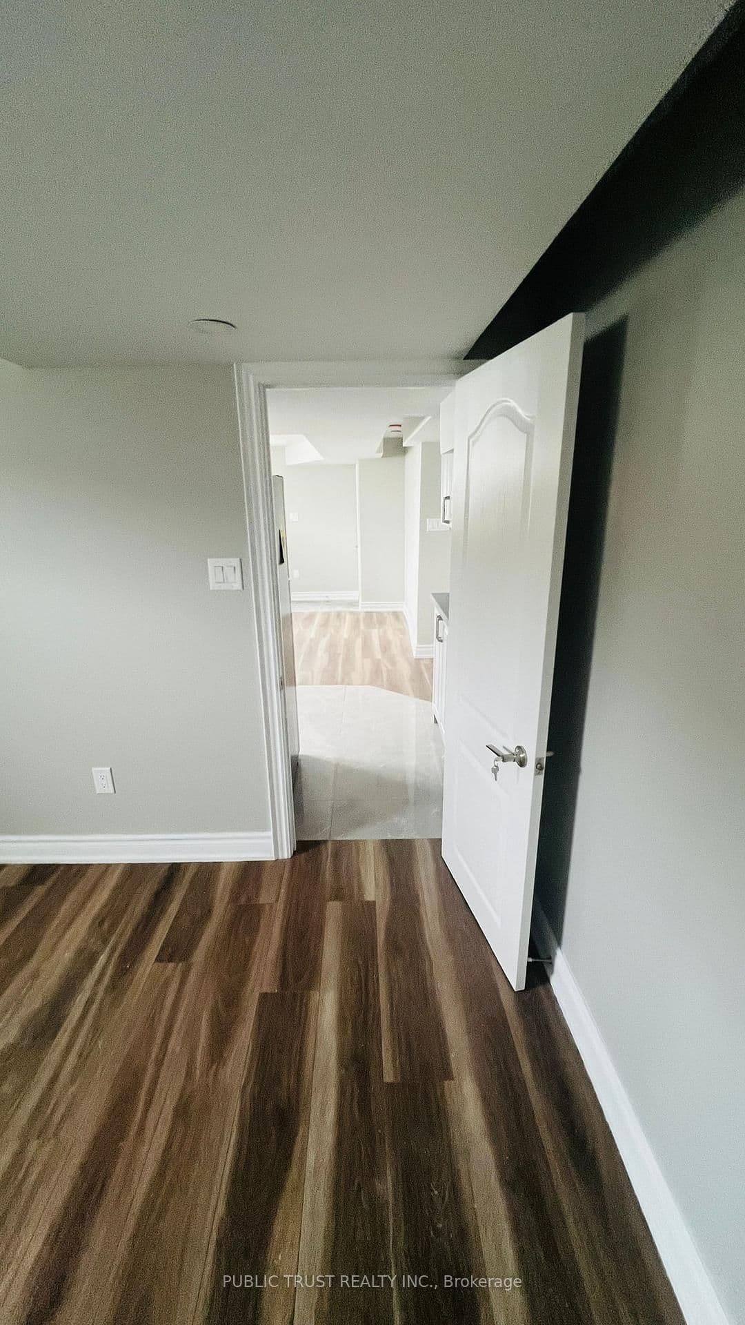 1808 Castlepoint Drive, Unit Basement thumbnail 6