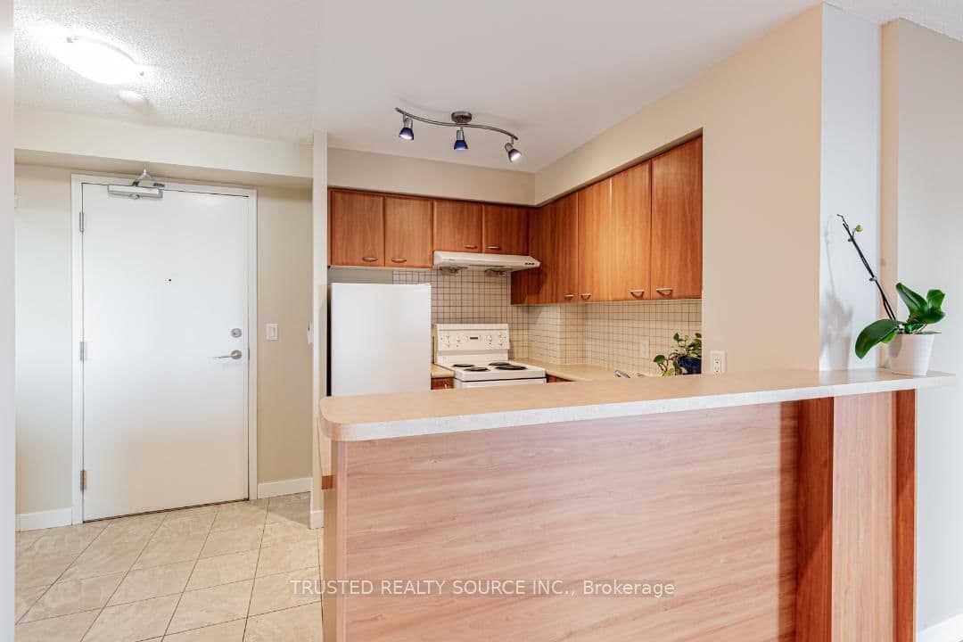 38 Lee Centre Drive, Unit 906 thumbnail 10